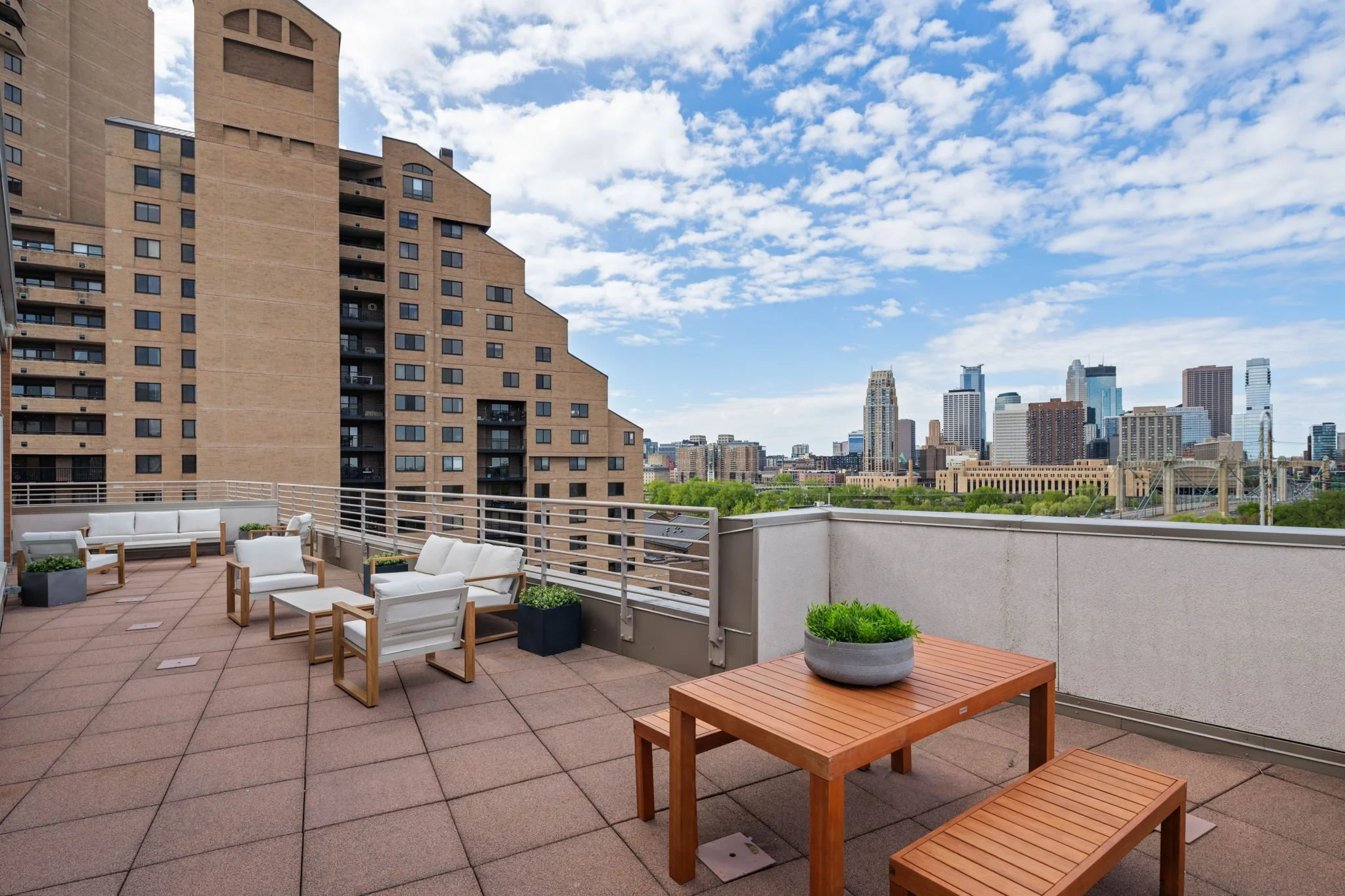22-web-or-mls-100-ne-2nd-st-a770.jpg