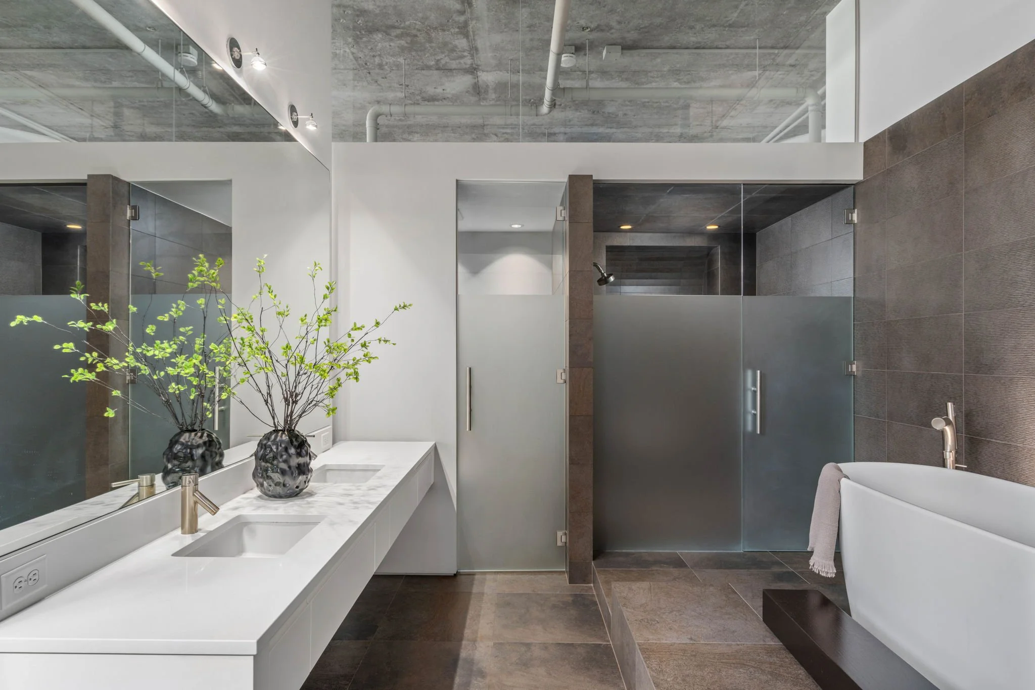 45-web-or-mls-100-ne-2nd-st-a770.jpg