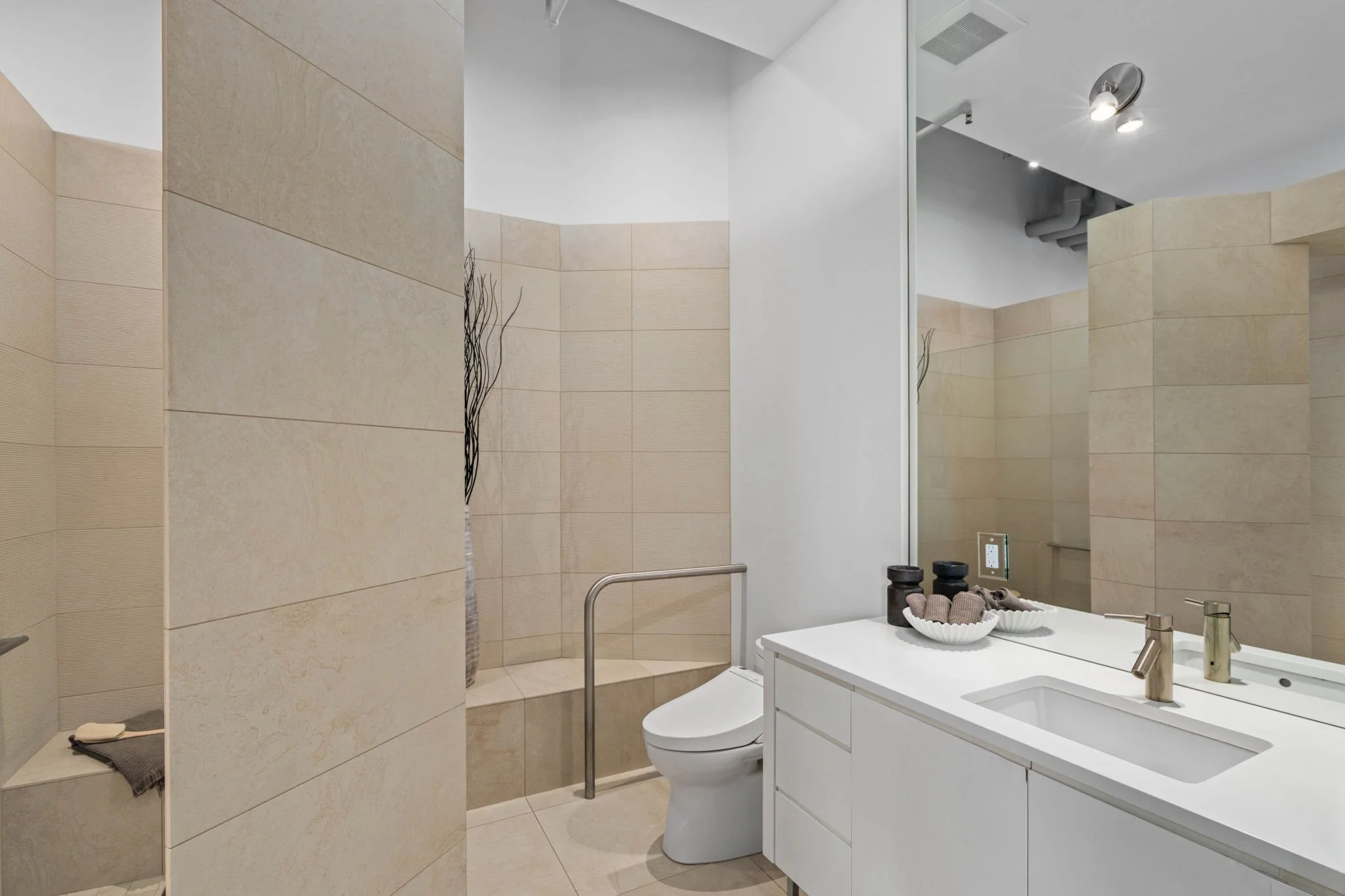 59-web-or-mls-100-ne-2nd-st-a770.jpg