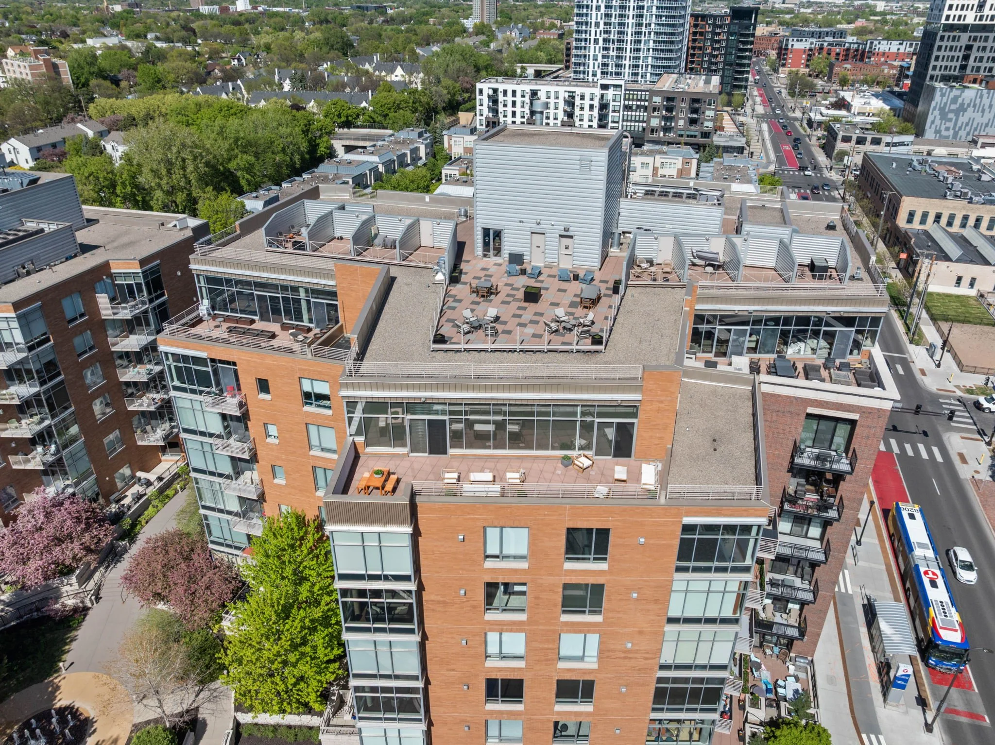 65-web-or-mls-100-ne-2nd-st-a770.jpg