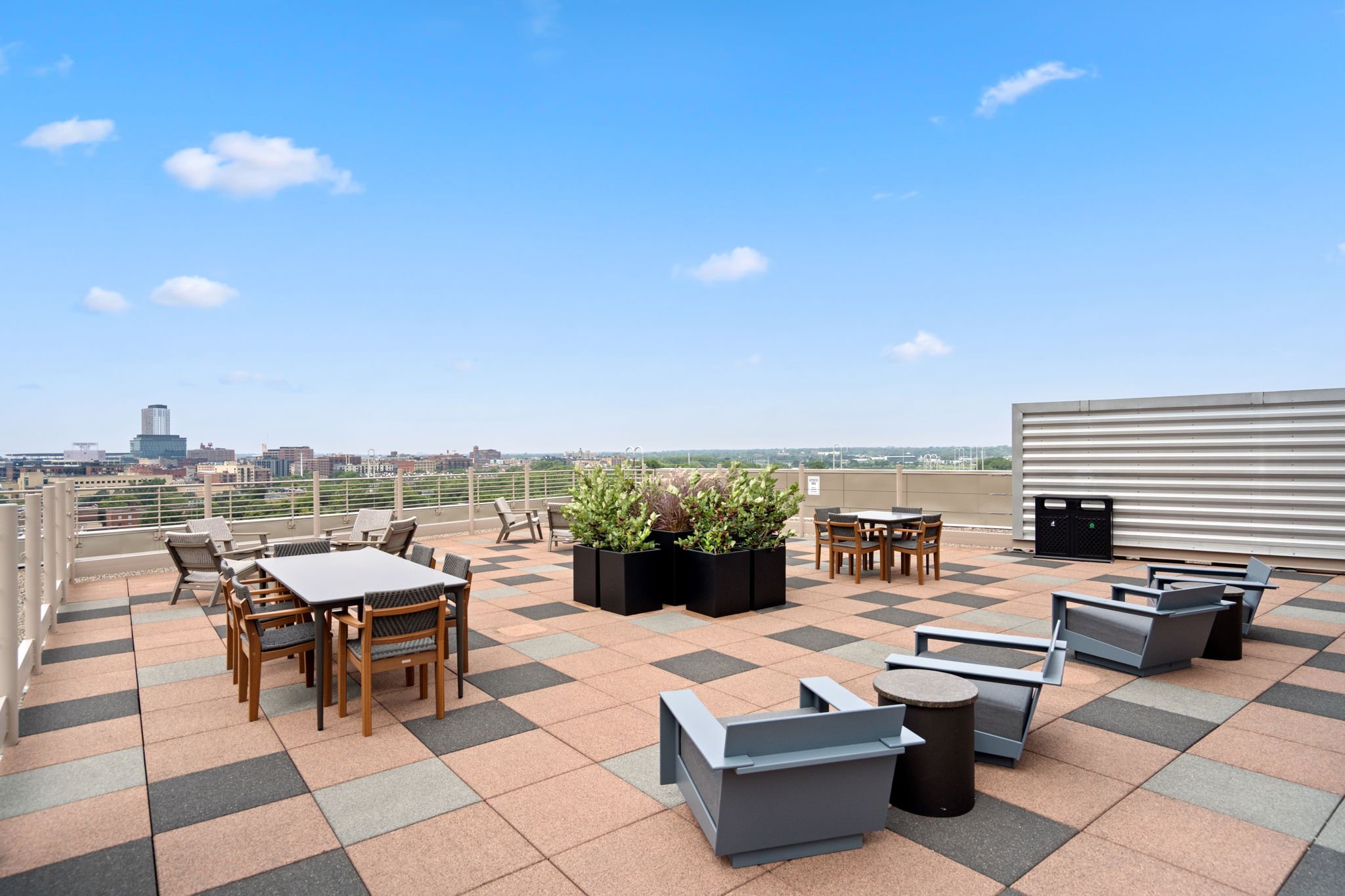 81-web-or-mls-100-ne-2nd-st-a770.jpg