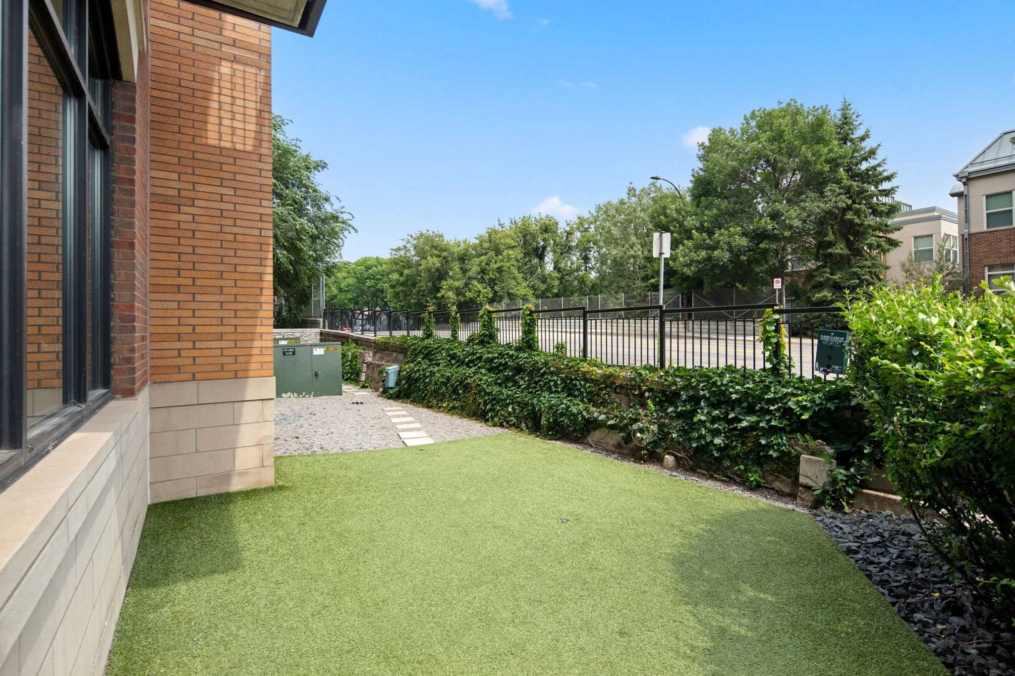 84-web-or-mls-100-ne-2nd-st-a770.jpg