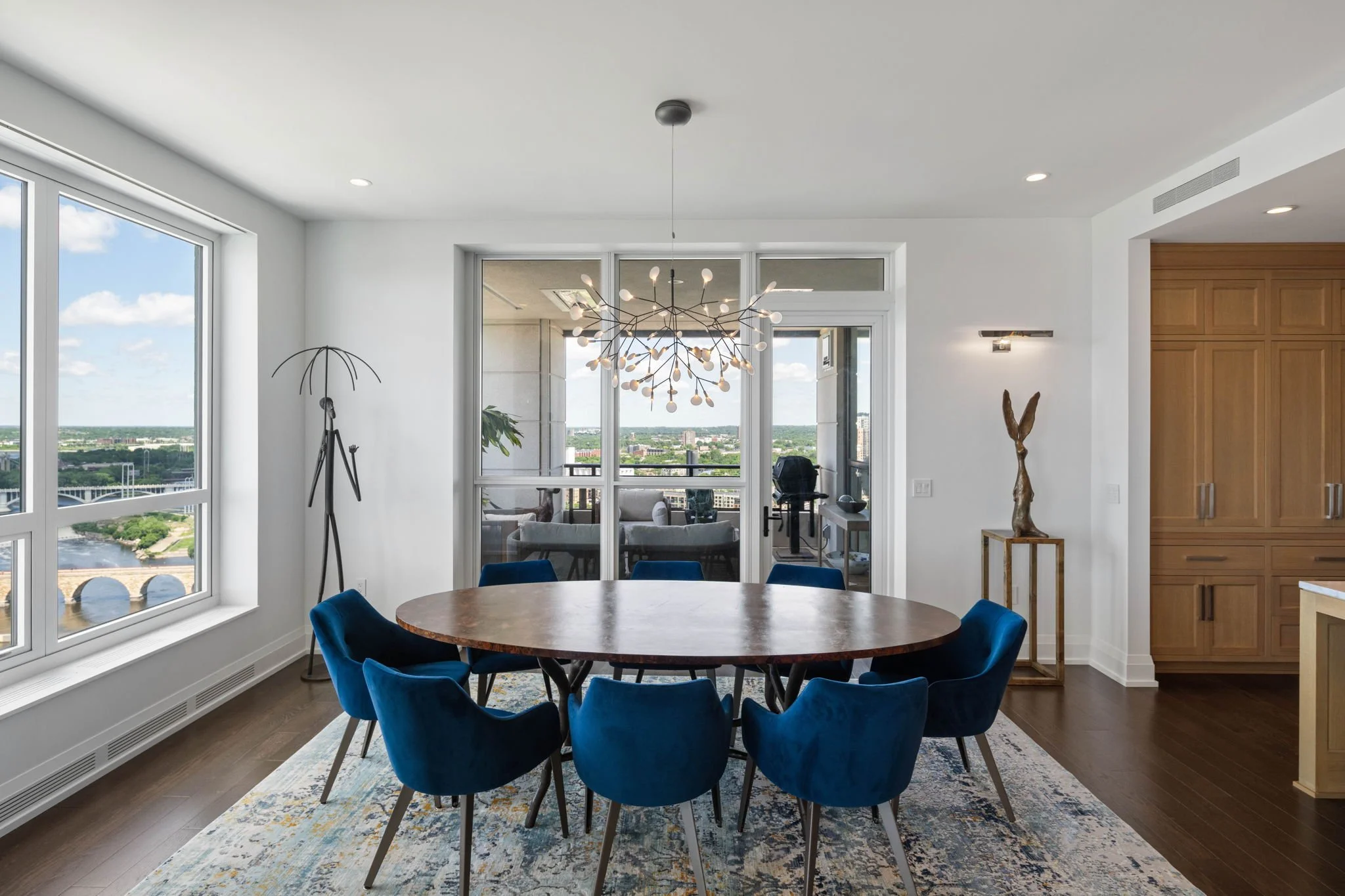 24-web-or-mls-1111-w-river-pkwy-24a.jpg