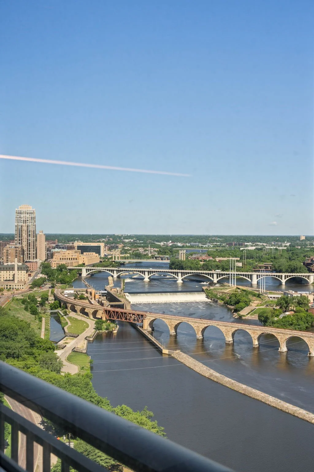 29-web-or-mls-1111-w-river-pkwy-24a.jpg