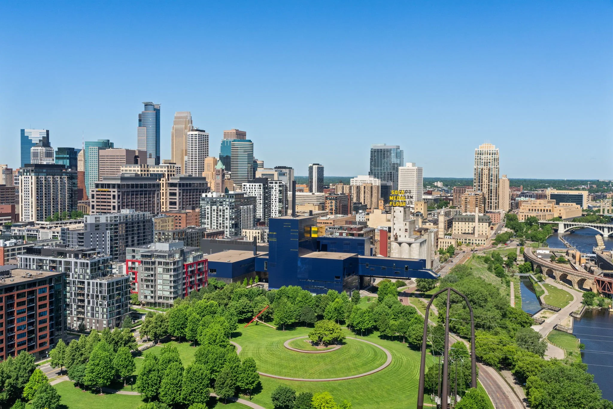 33-web-or-mls-1111-w-river-pkwy-24a.jpg