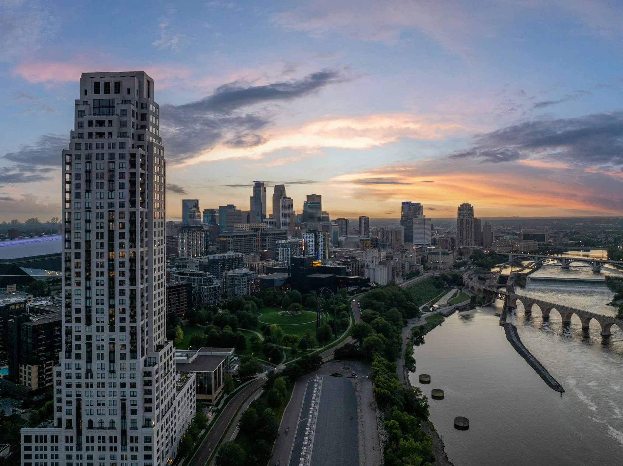 74-web-or-mls-1111-w-river-pkwy-24a.jpg