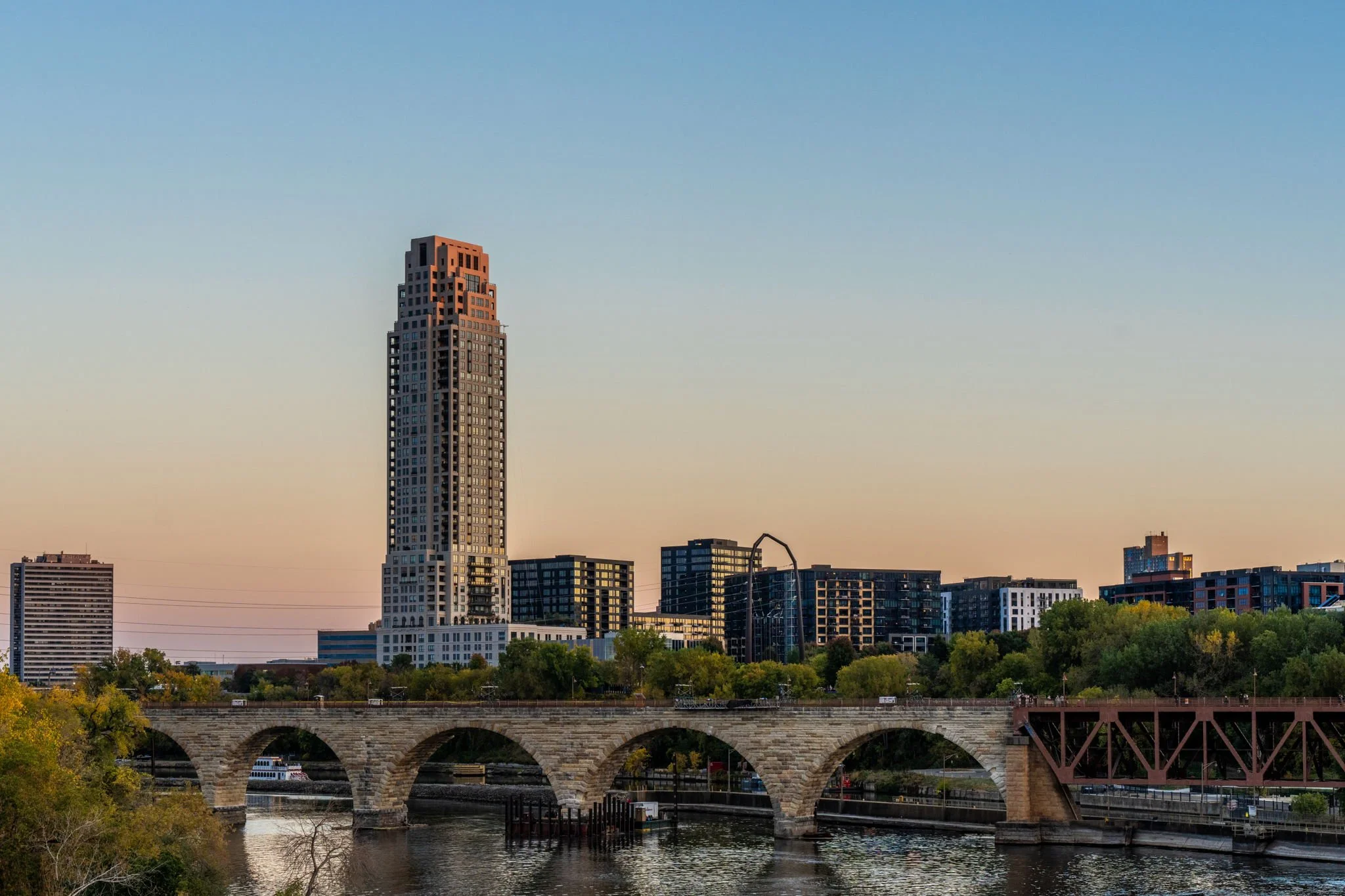 75-web-or-mls-1111-w-river-pkwy-24a.jpg