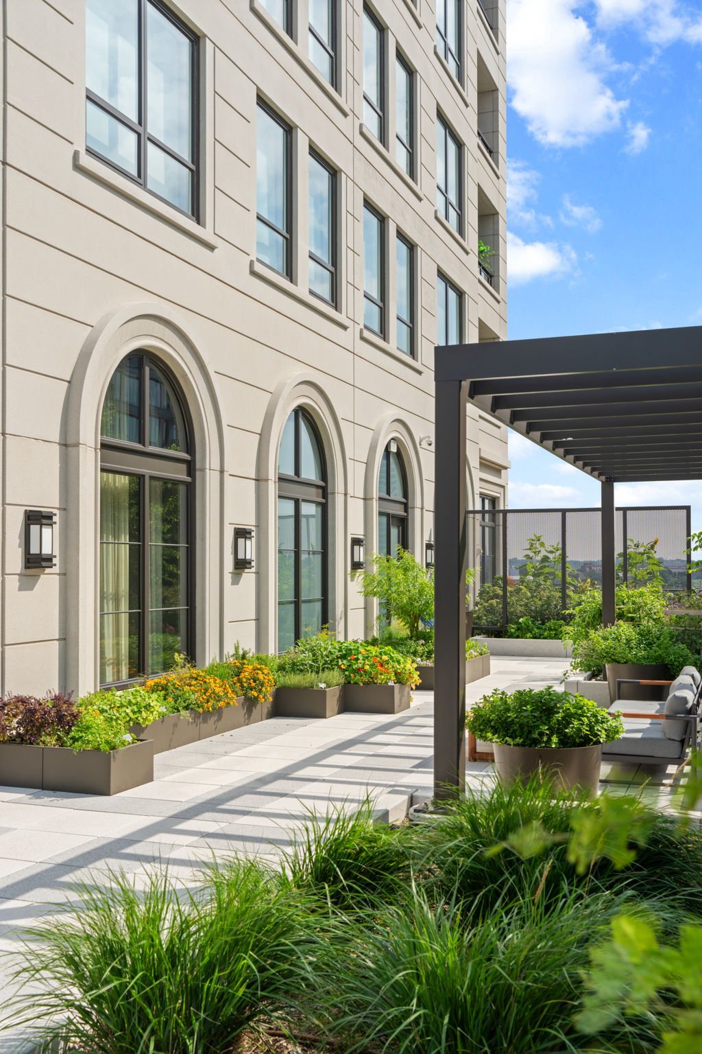 114-web-or-mls-1111-w-river-pkwy-24a.jpg
