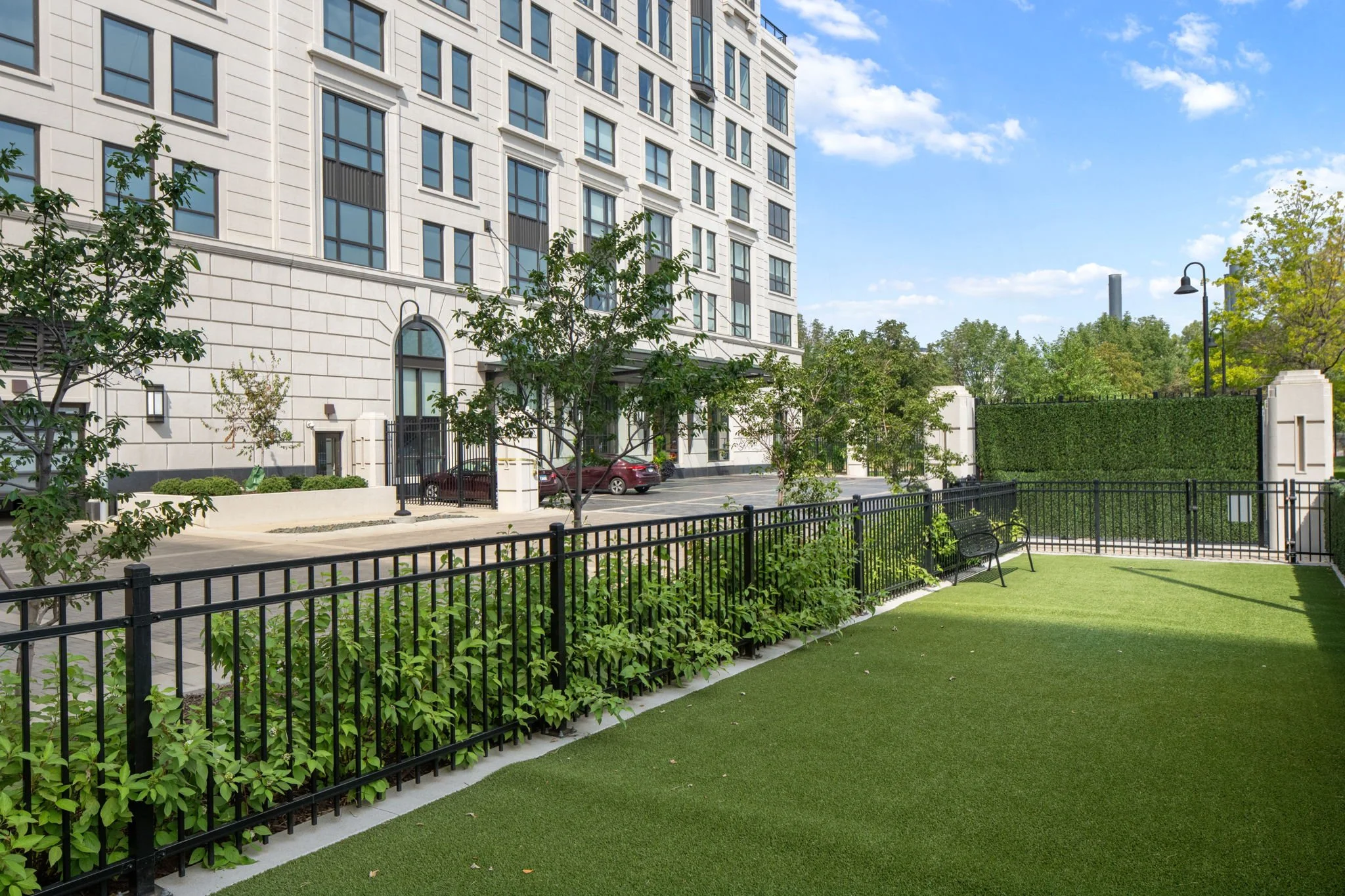 123-web-or-mls-1111-w-river-pkwy-24a.jpg