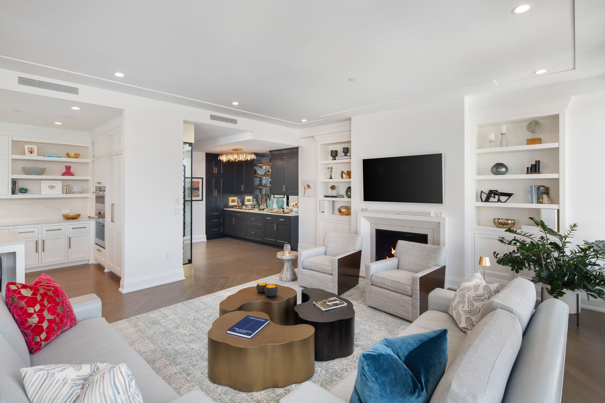 16-web-or-mls-1111-w-river-pkwy-25a.jpg