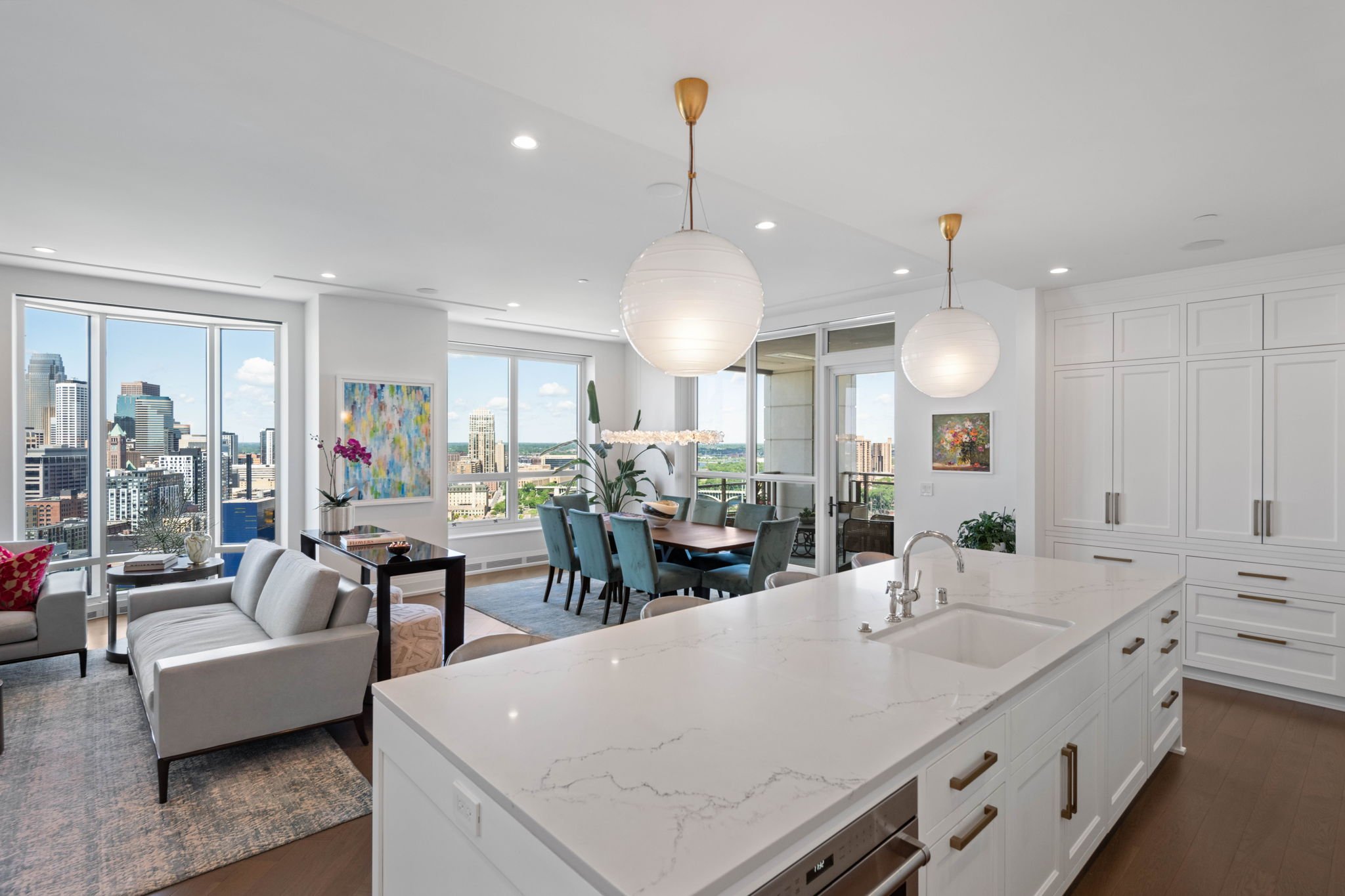 24-web-or-mls-1111-w-river-pkwy-25a.jpg