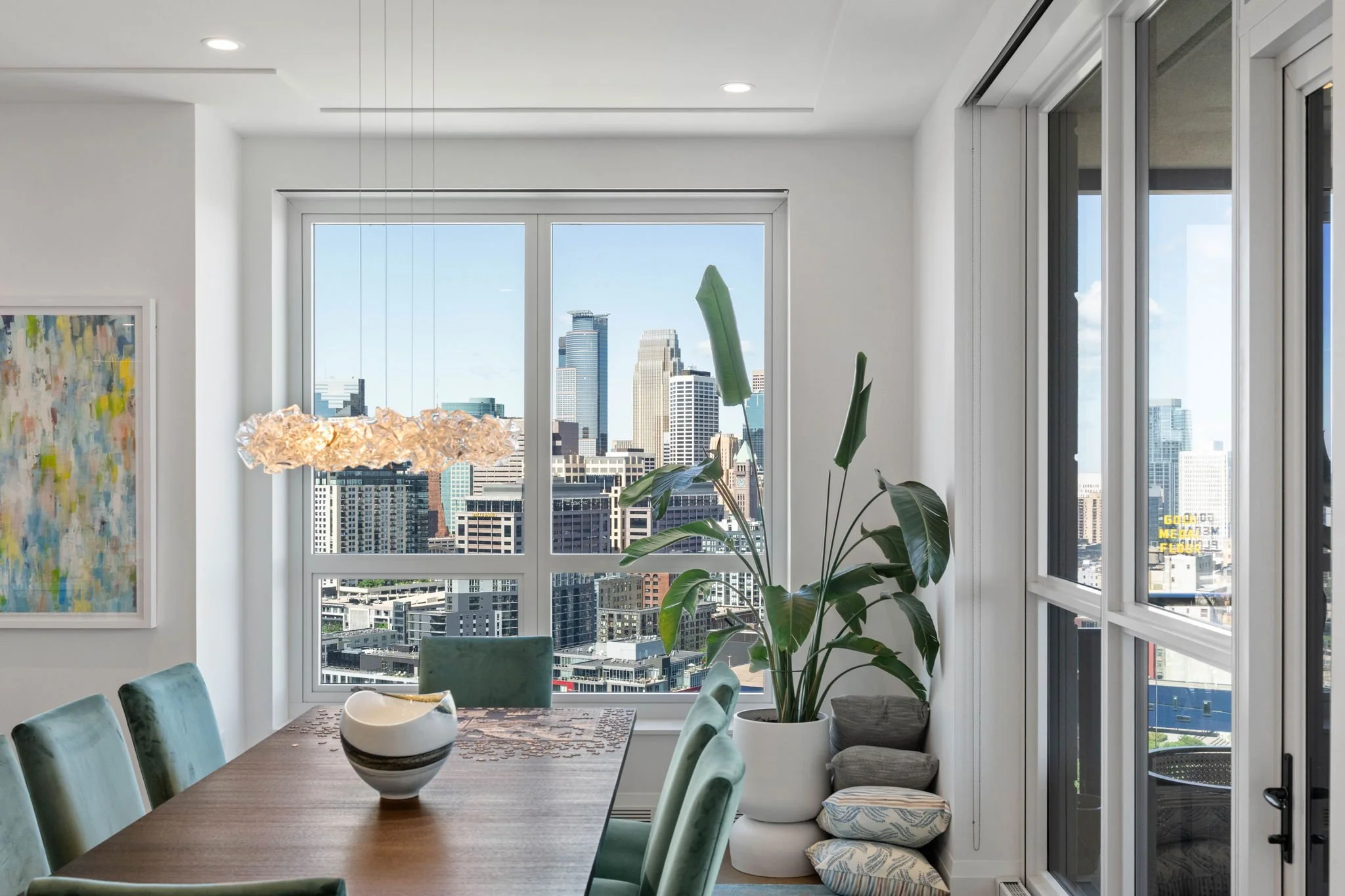 32-web-or-mls-1111-w-river-pkwy-25a.jpg