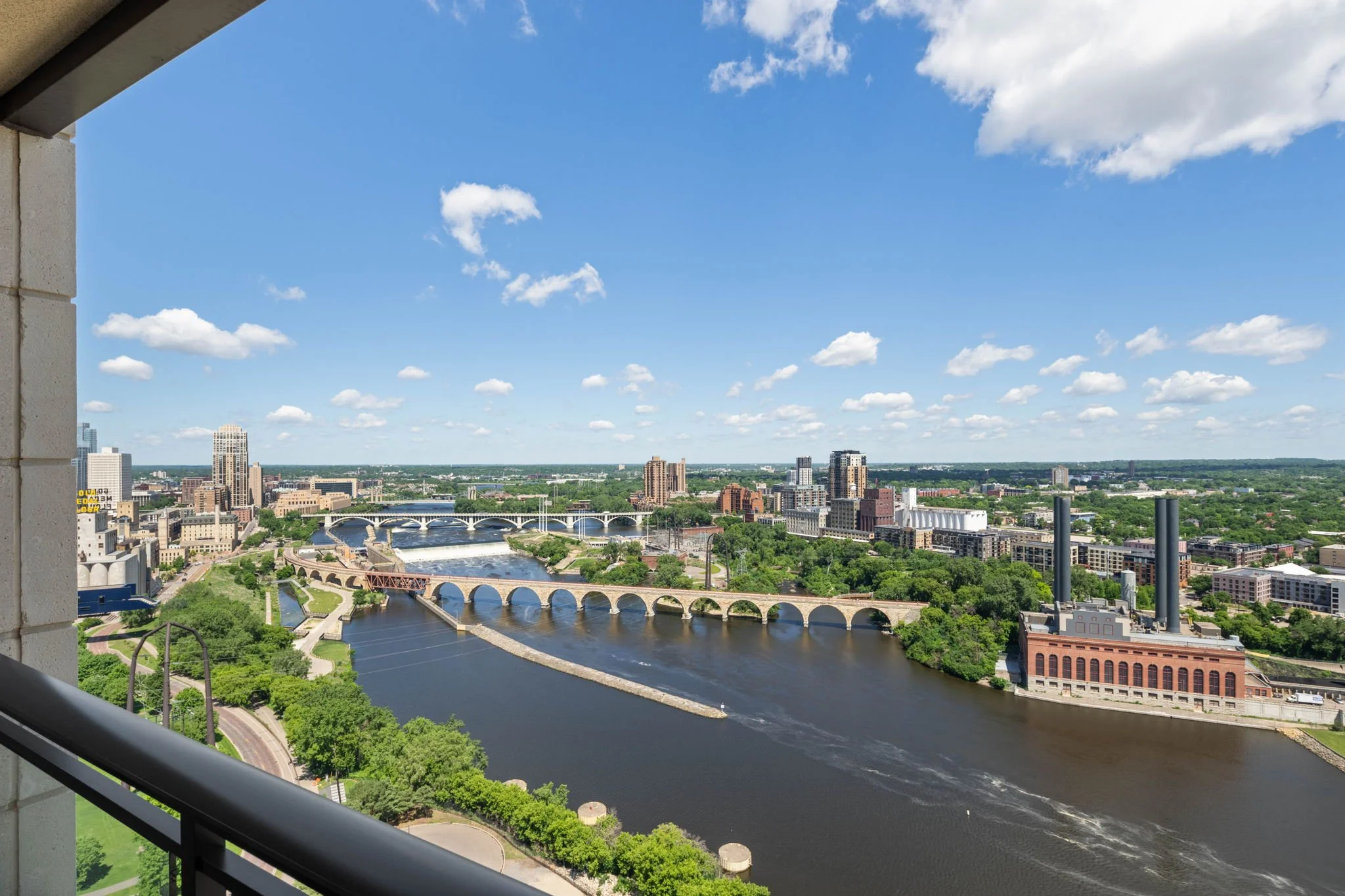 36-web-or-mls-1111-w-river-pkwy-25a.jpg