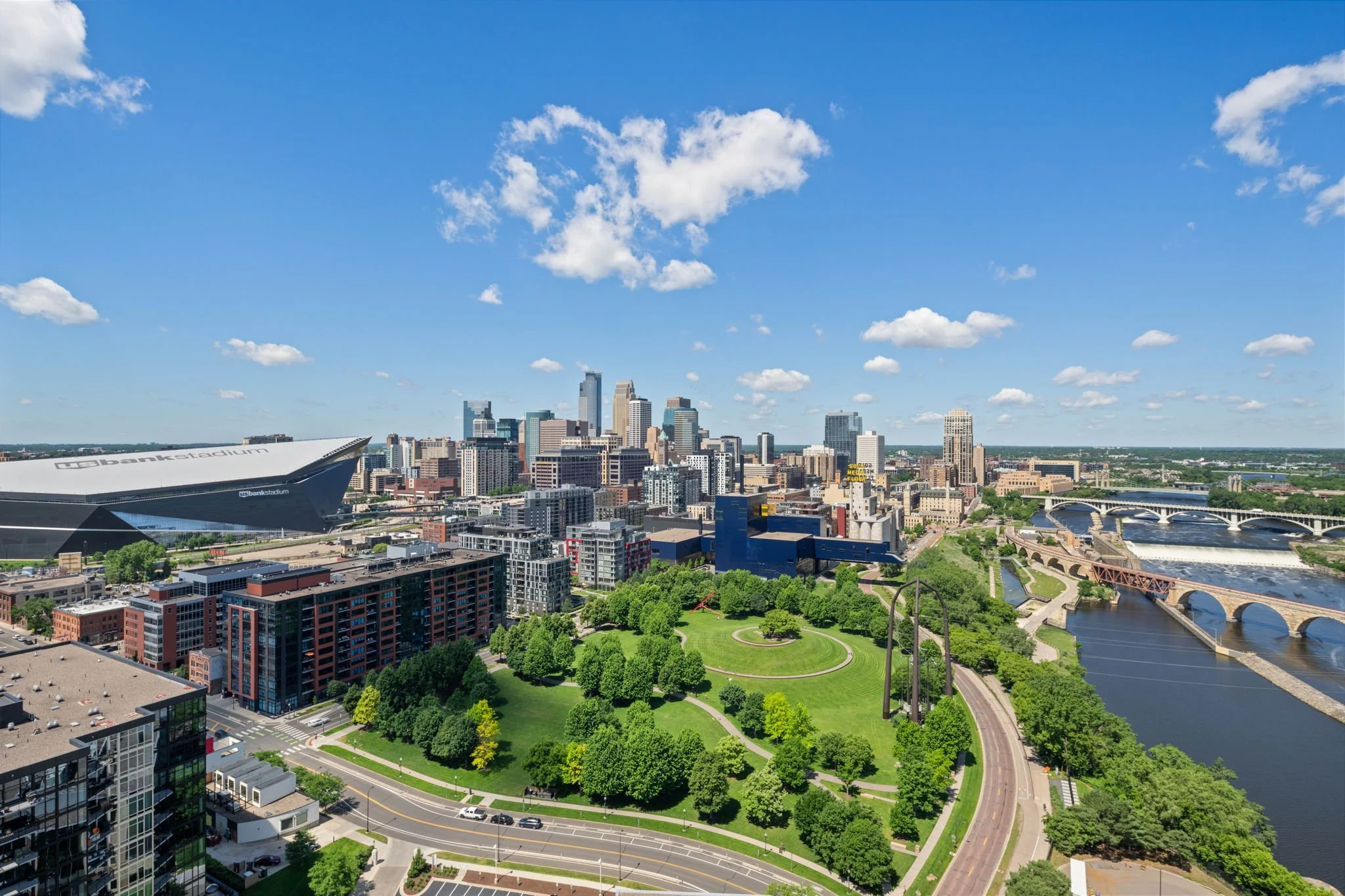 37-web-or-mls-1111-w-river-pkwy-25a.jpg