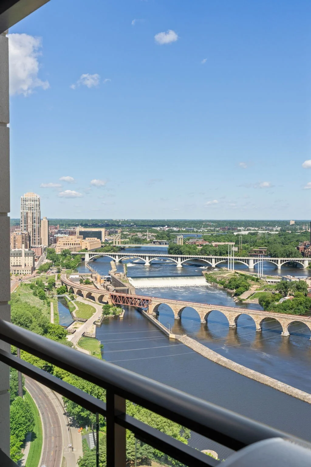 45-web-or-mls-1111-w-river-pkwy-25a.jpg