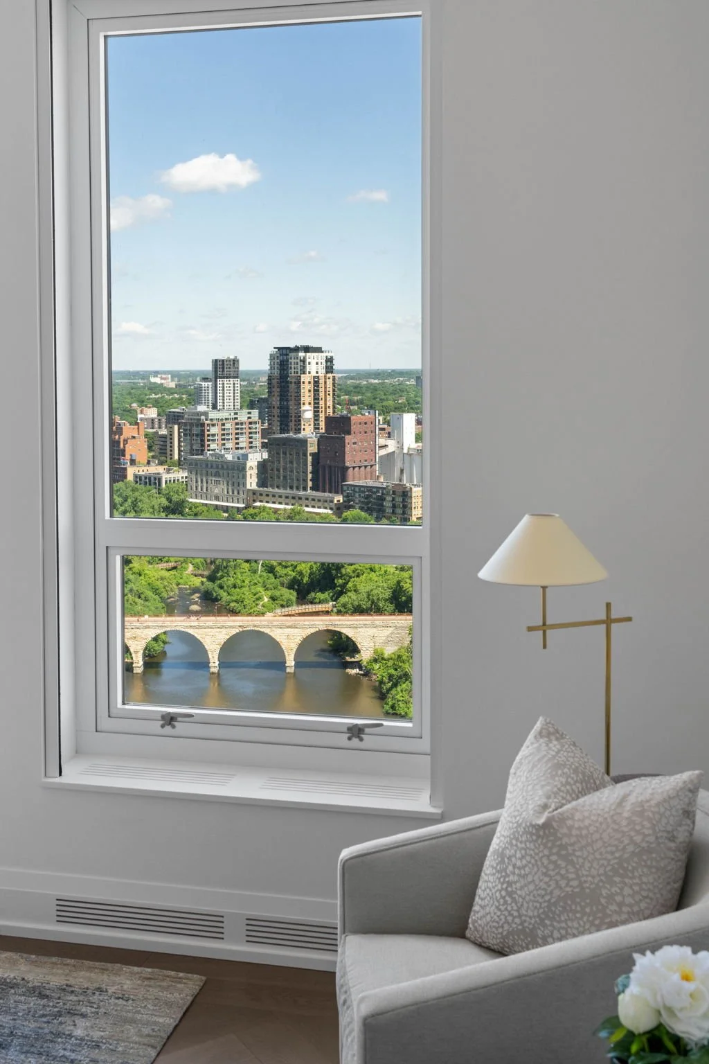 51-66-web-or-mls-1111-w-river-pkwy-25a.jpg