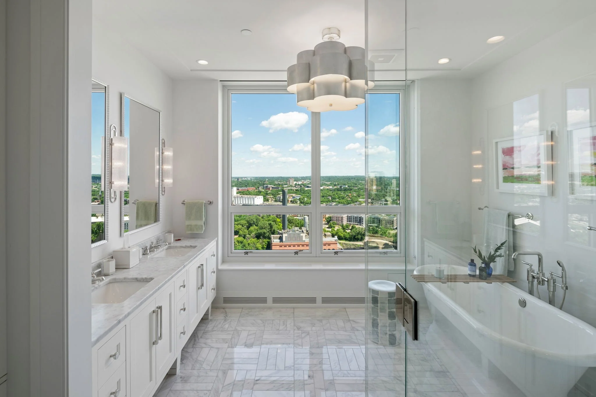51-67-web-or-mls-1111-w-river-pkwy-25a.jpg