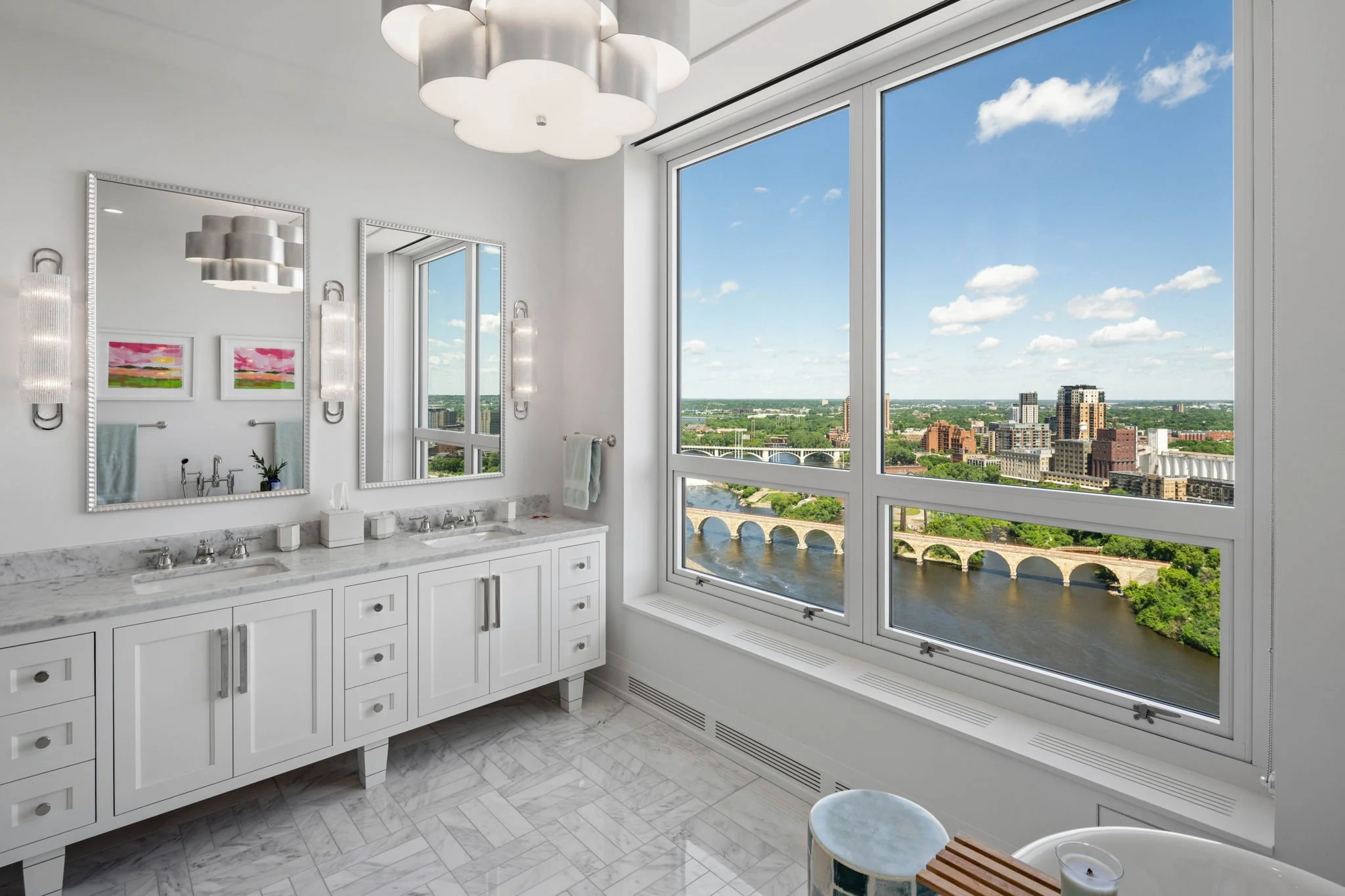 51-68-web-or-mls-1111-w-river-pkwy-25a.jpg