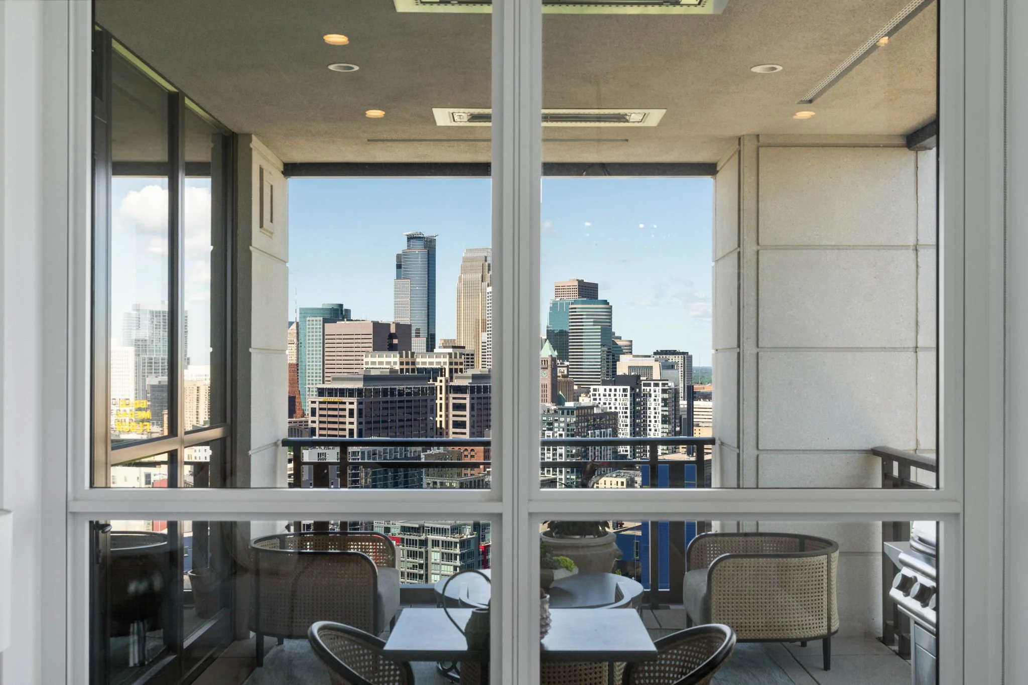 52-59-web-or-mls-1111-w-river-pkwy-25a.jpg