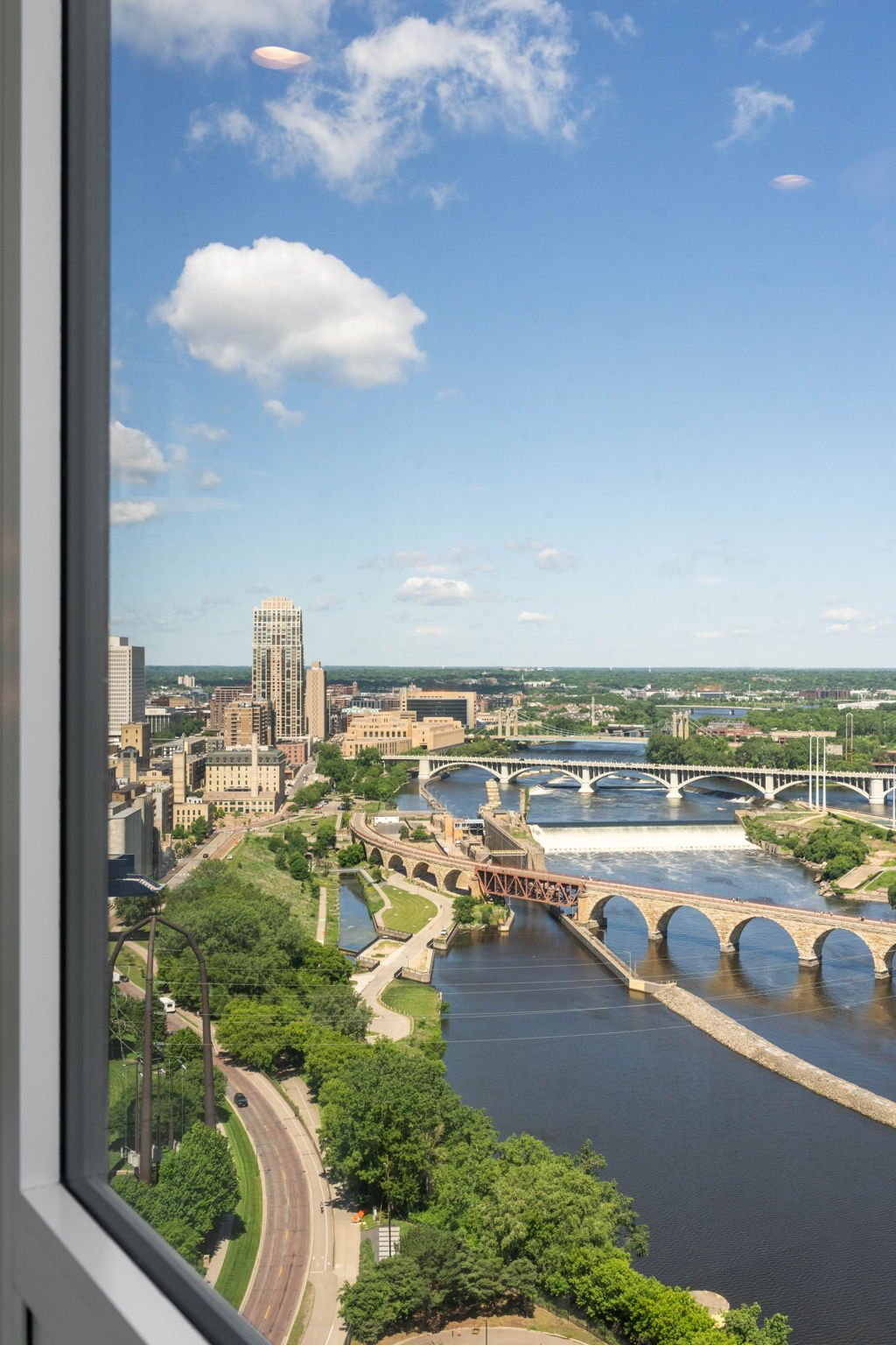 61-web-or-mls-1111-w-river-pkwy-25a.jpg