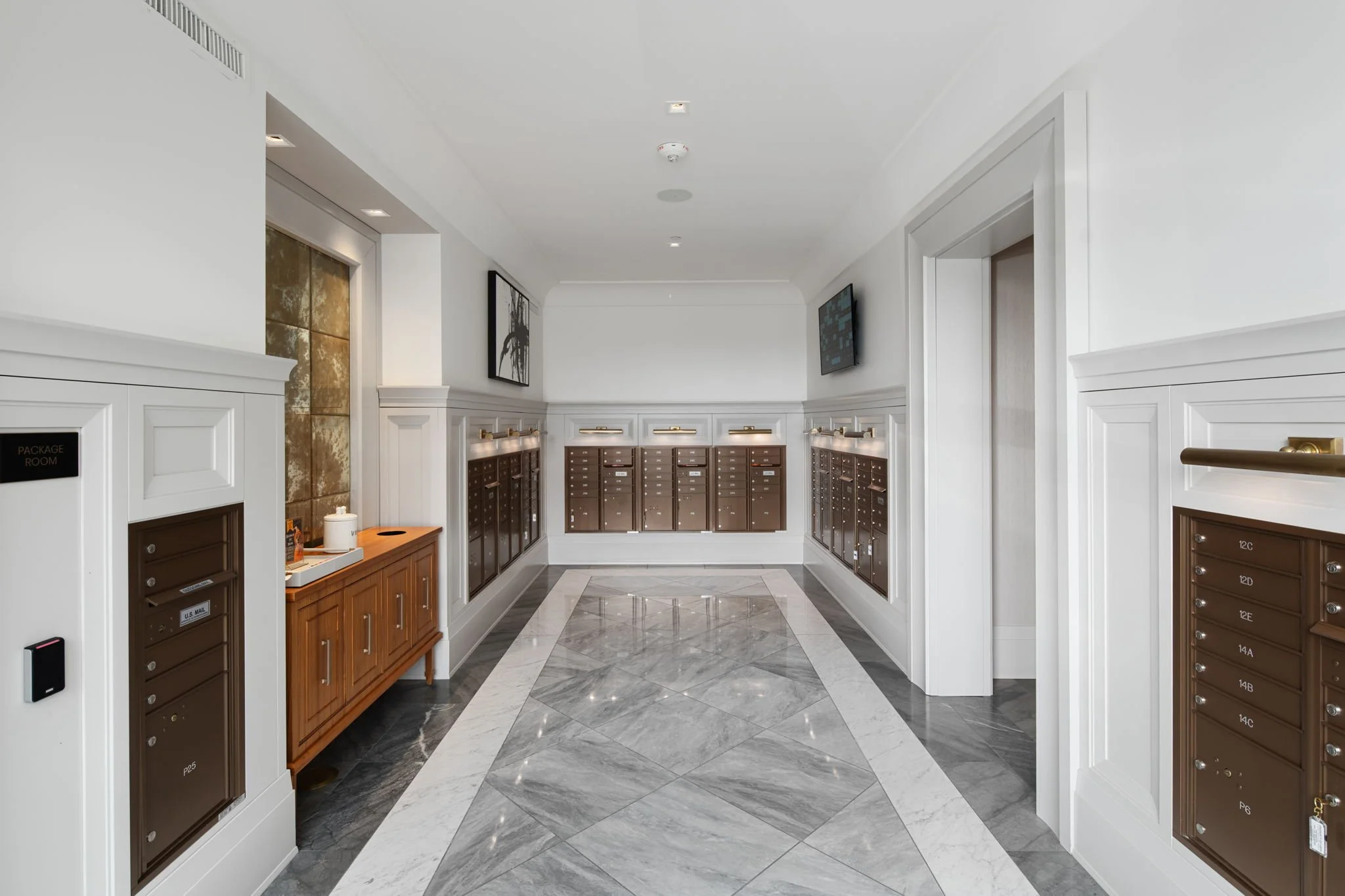 96-web-or-mls-1111-w-river-pkwy-25a.jpg
