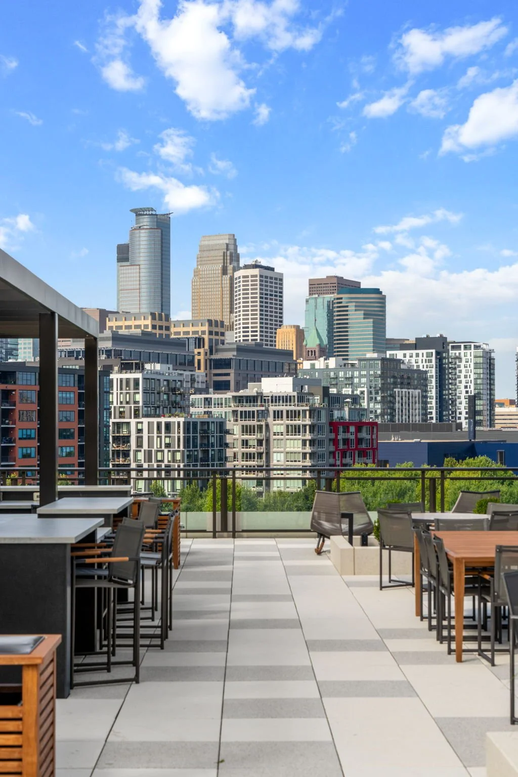 123-web-or-mls-1111-w-river-pkwy-25a.jpg