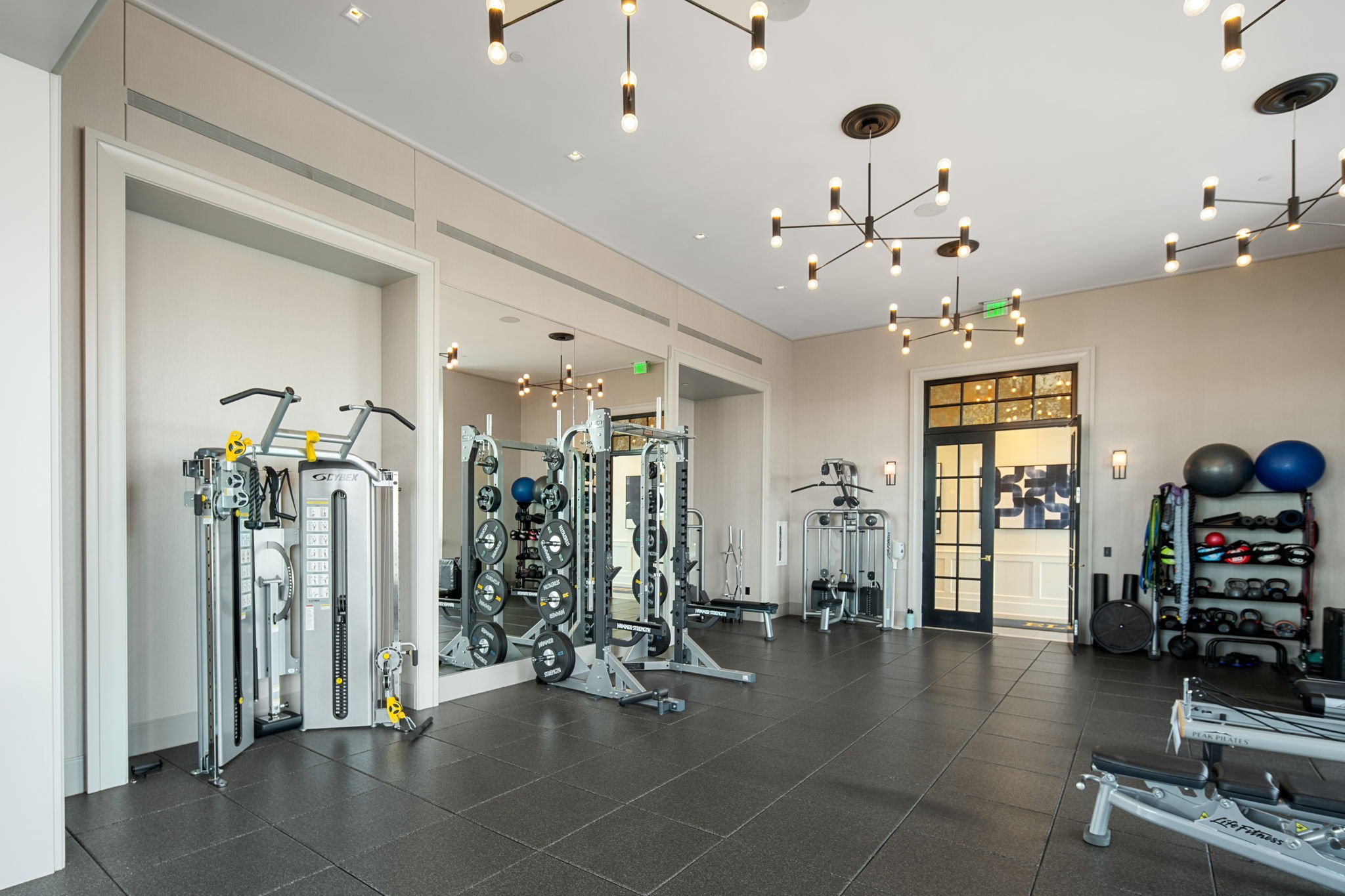 134-web-or-mls-1111-w-river-pkwy-25a.jpg