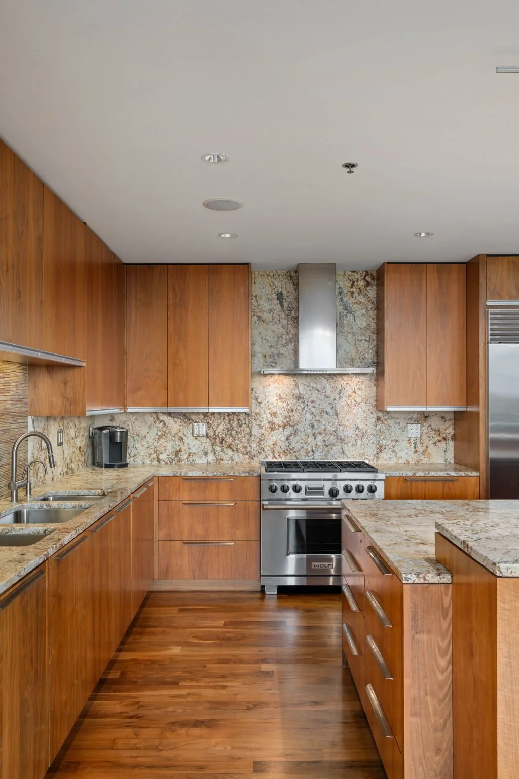 5-web-or-mls-215-10th-ave-s-910.jpg