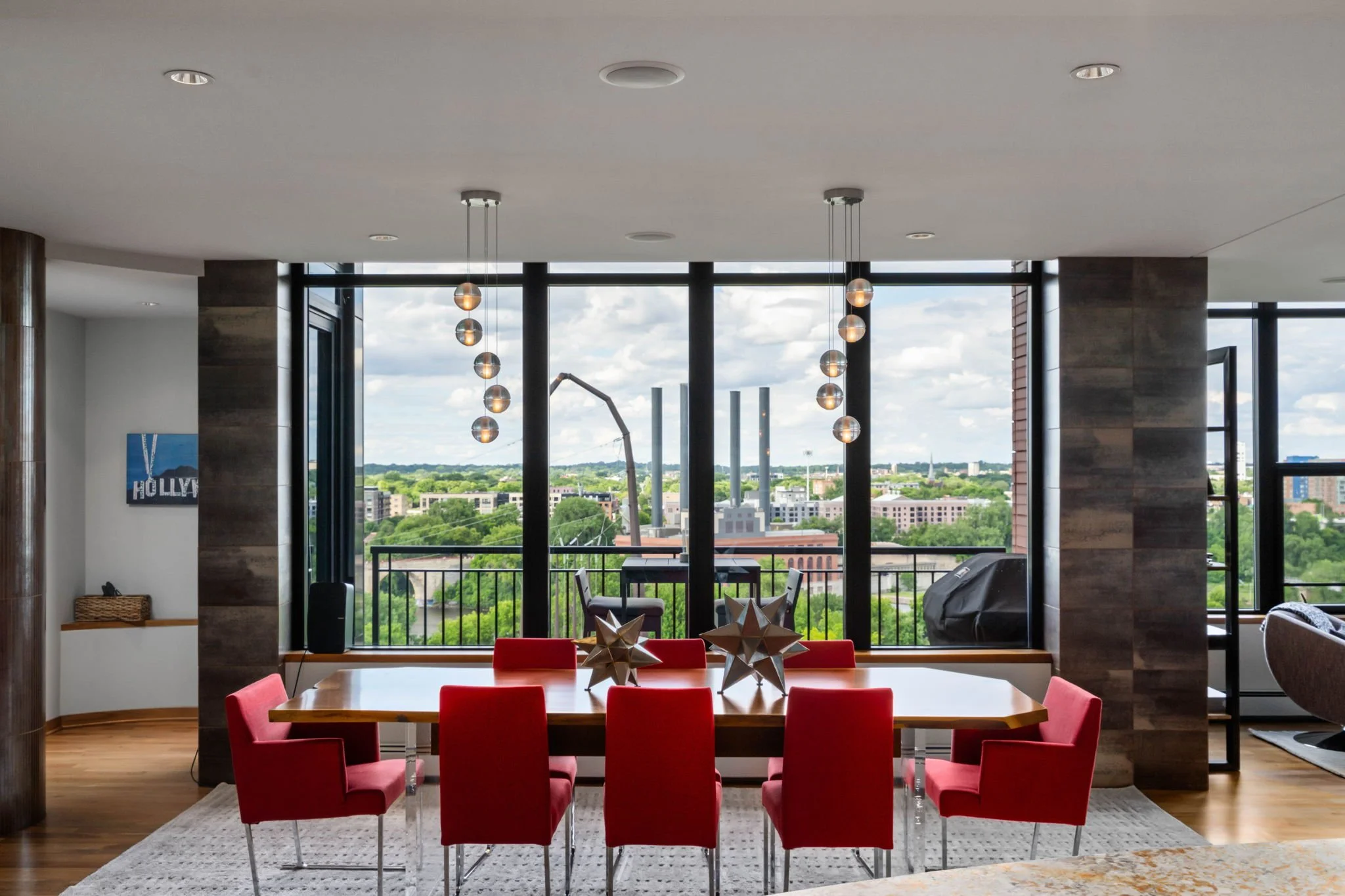 6-web-or-mls-215-10th-ave-s-910.jpg