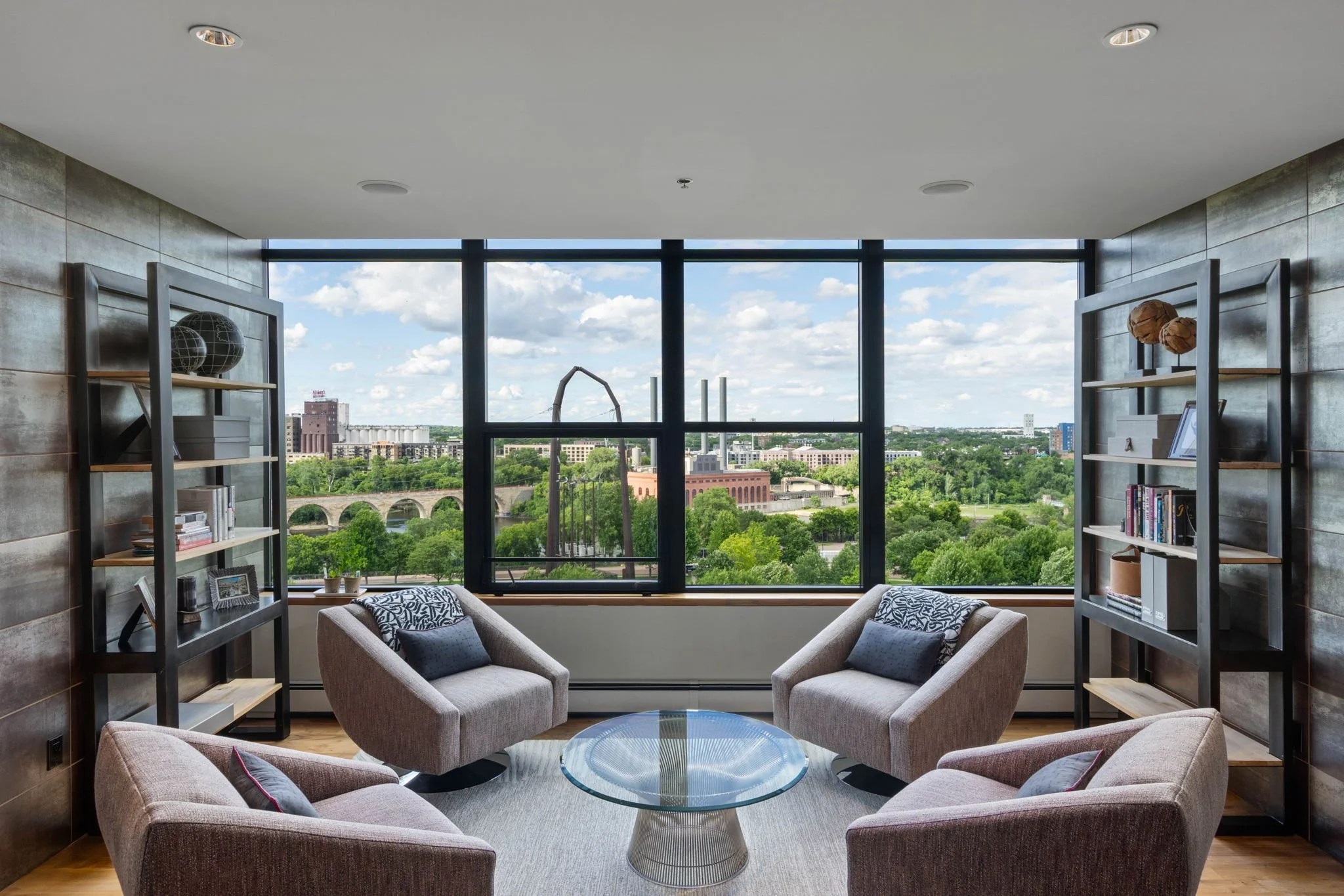 12-web-or-mls-215-10th-ave-s-910.jpg