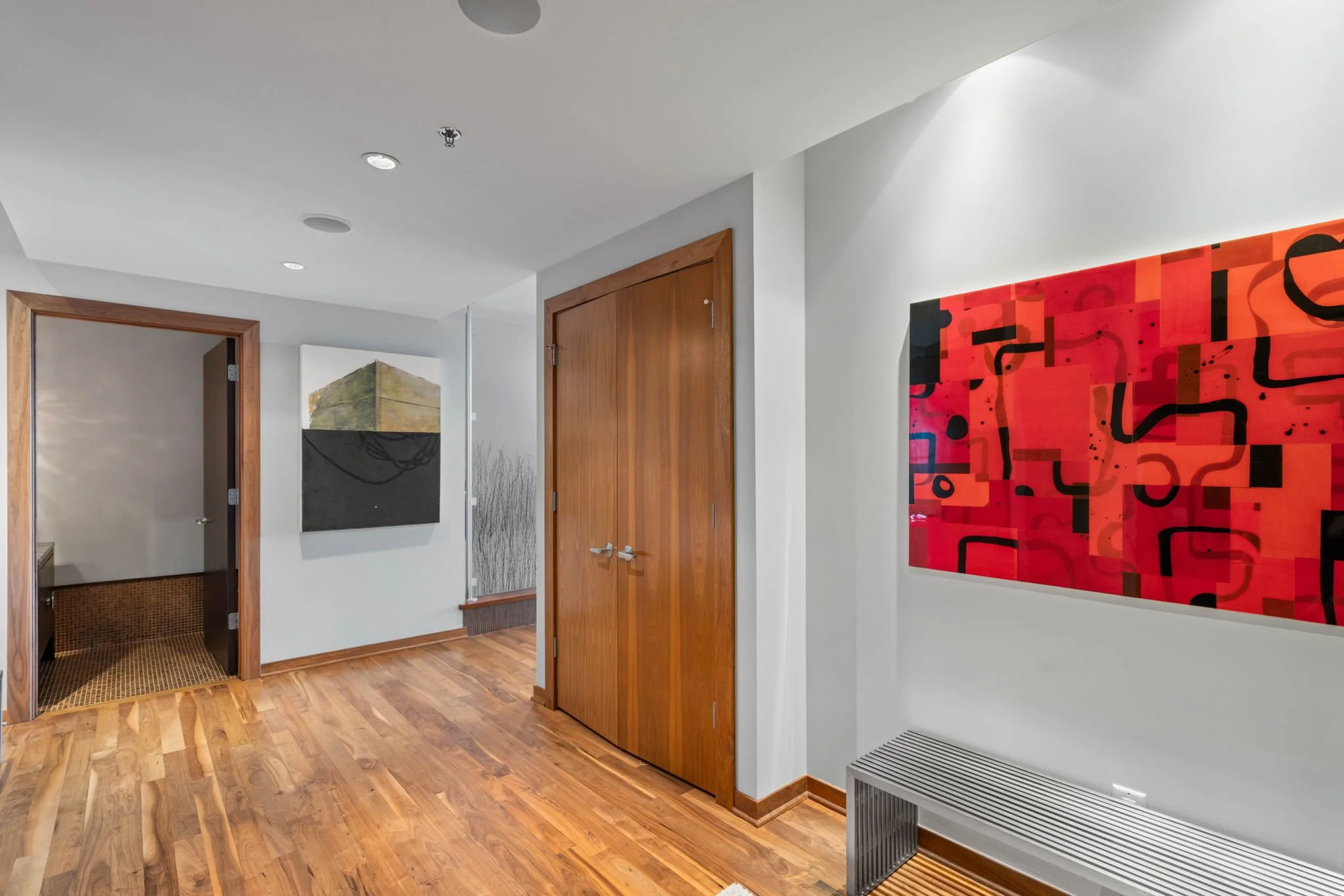 28-web-or-mls-215-10th-ave-s-910.jpg