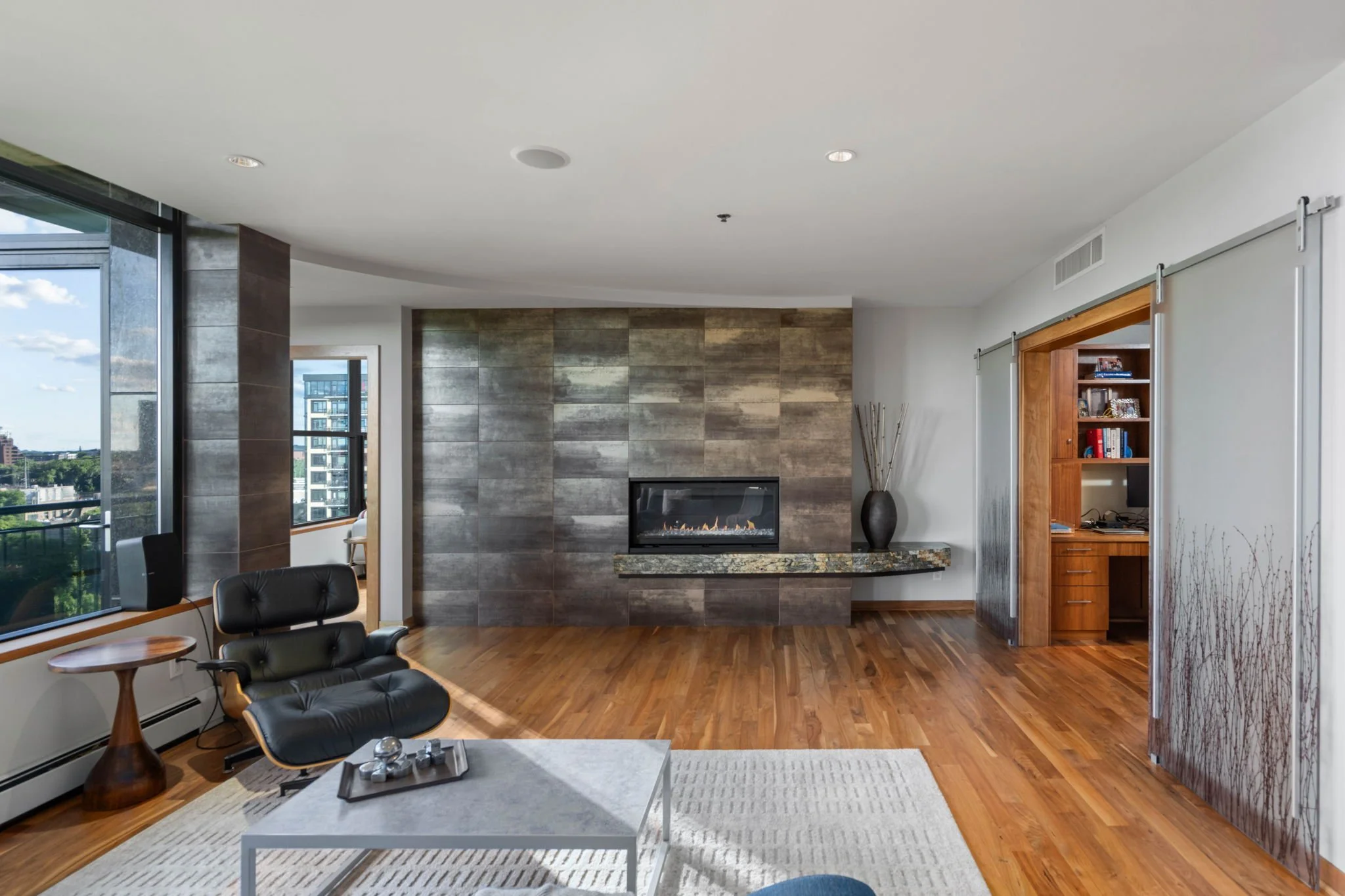 30-web-or-mls-215-10th-ave-s-910.jpg