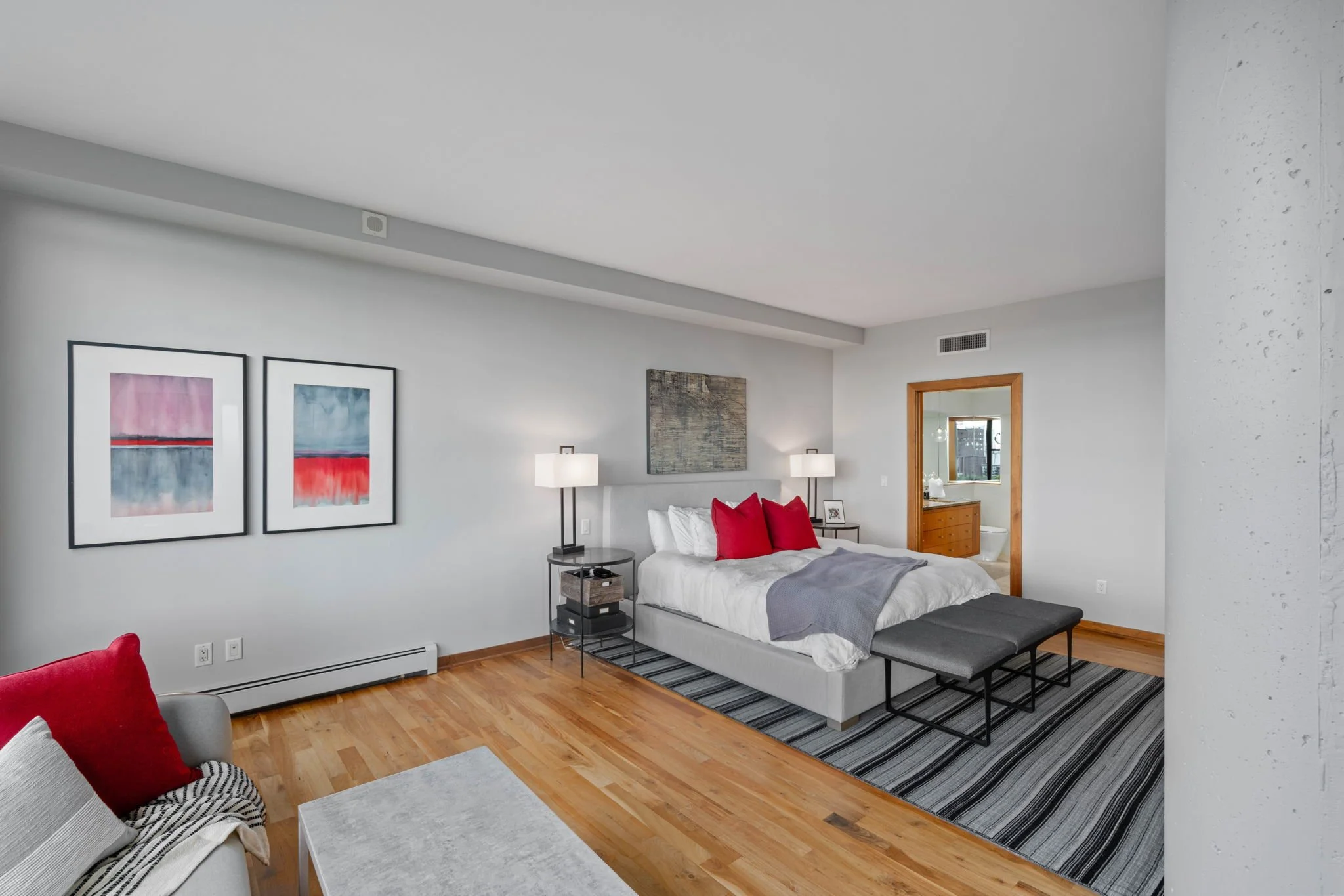 31-web-or-mls-215-10th-ave-s-910.jpg