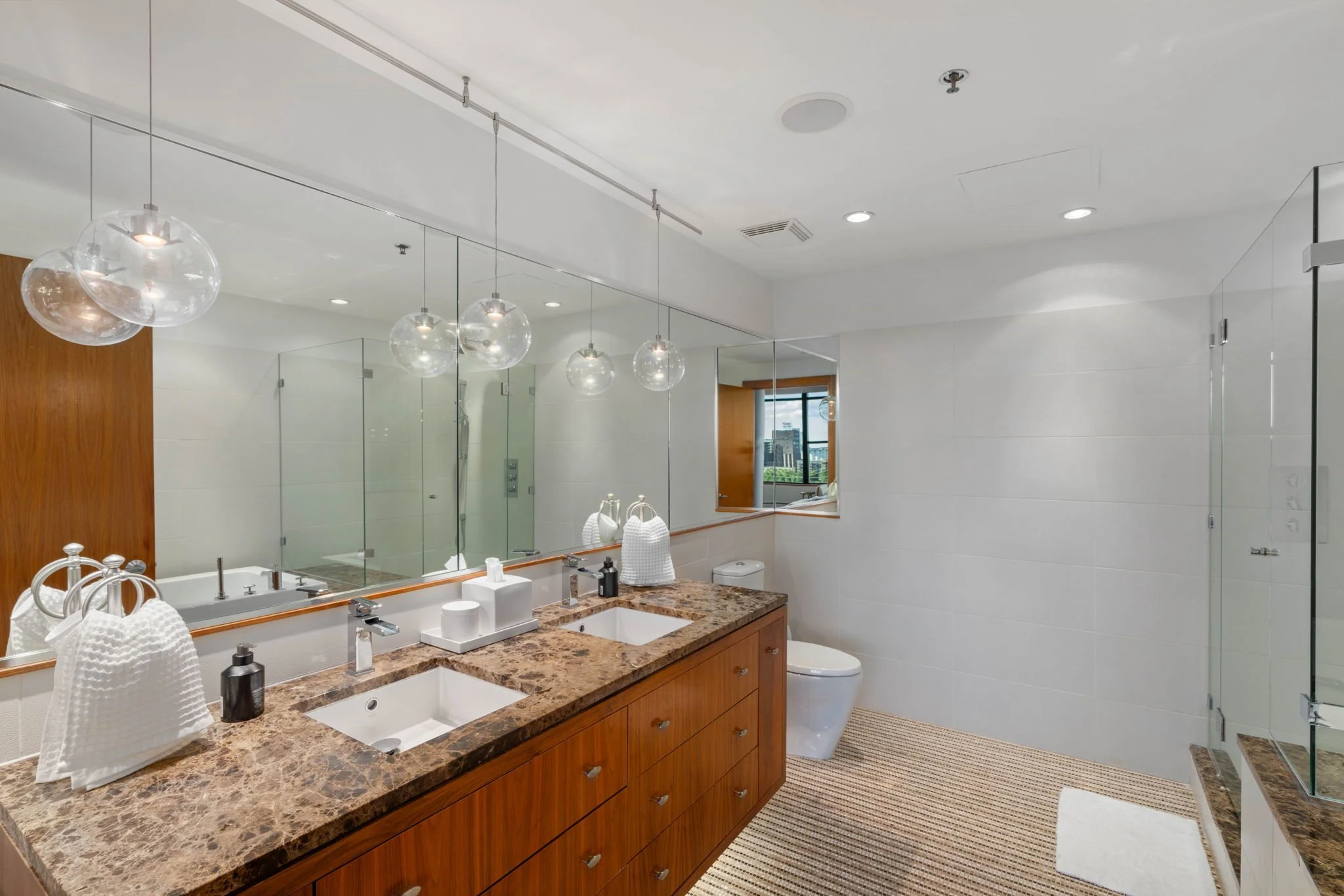 35-web-or-mls-215-10th-ave-s-910.jpg