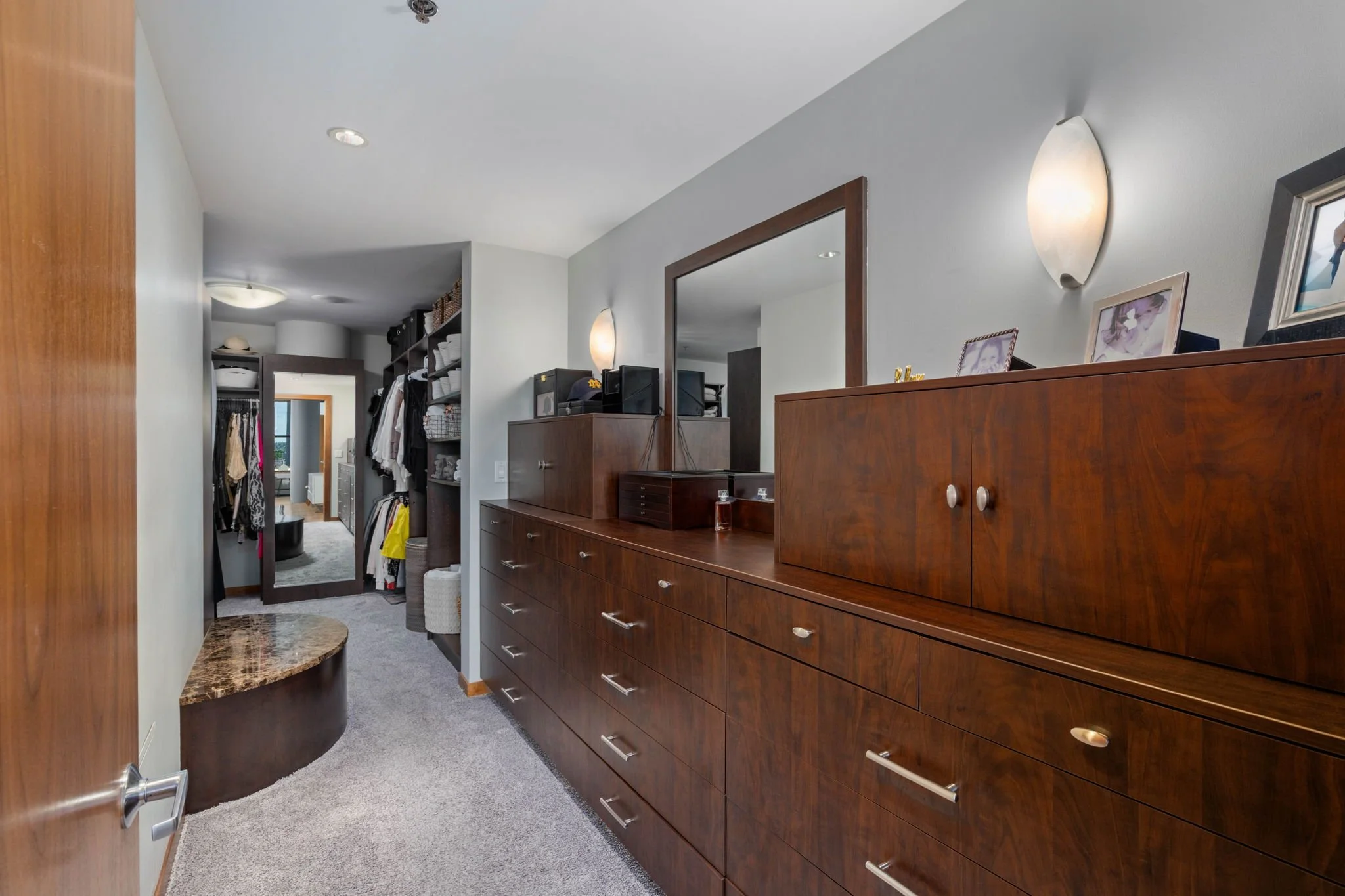 38-web-or-mls-215-10th-ave-s-910.jpg