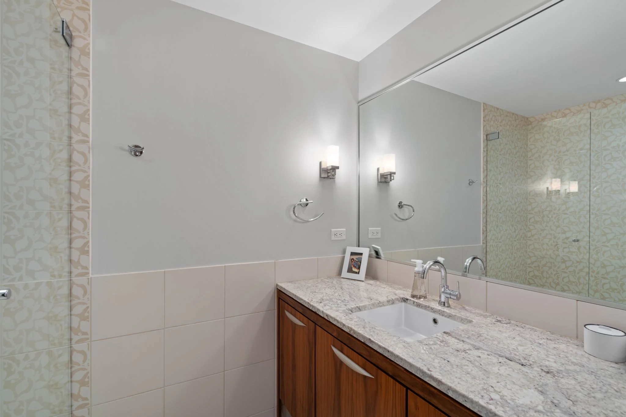 50-web-or-mls-215-10th-ave-s-910.jpg