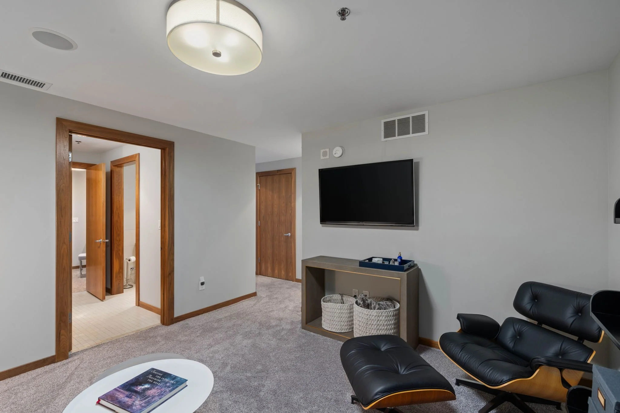 54-web-or-mls-215-10th-ave-s-910.jpg