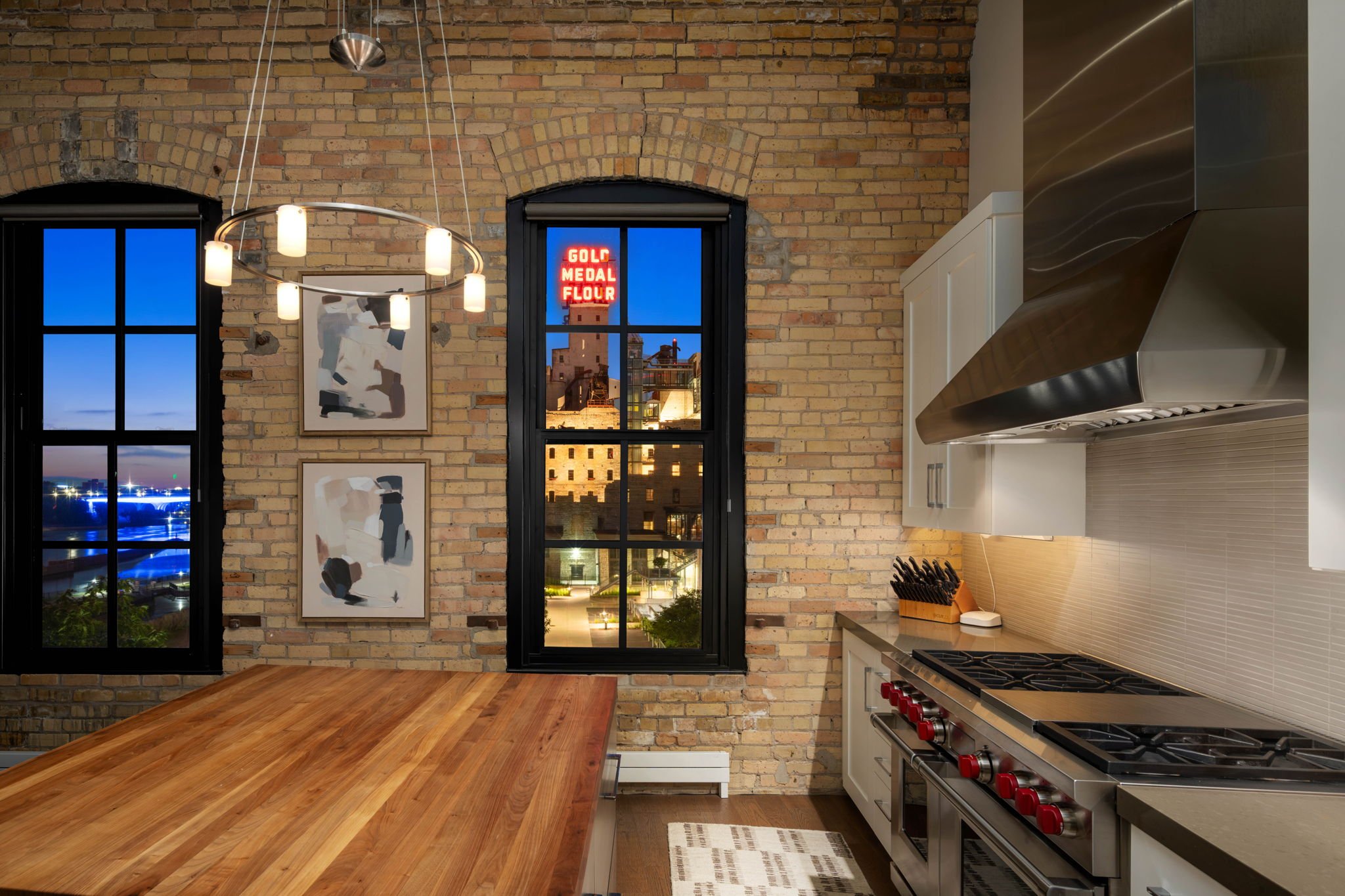 2-web-or-mls-117-portland-ave-302.jpg