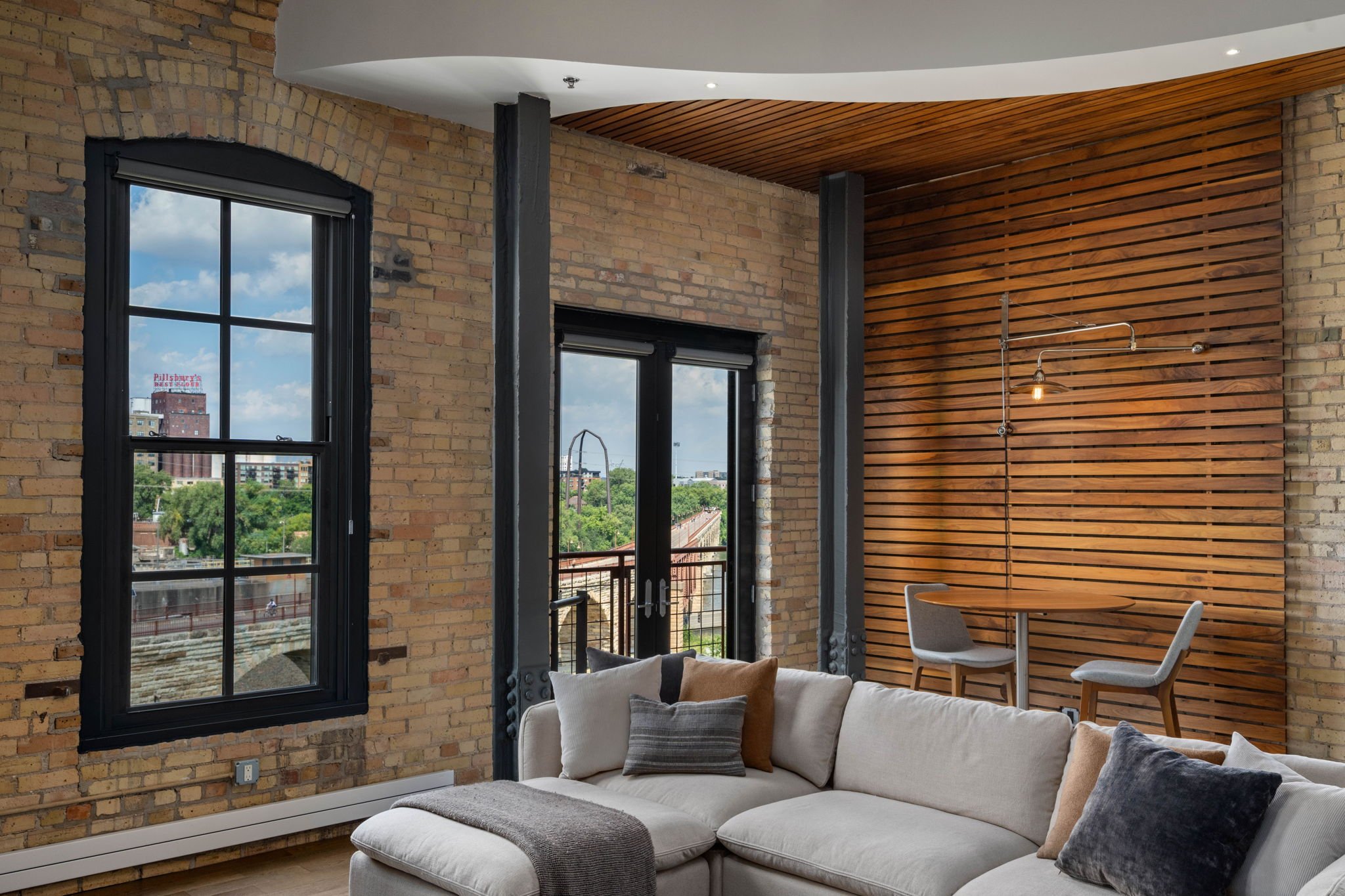 19-web-or-mls-117-portland-ave-302.jpg