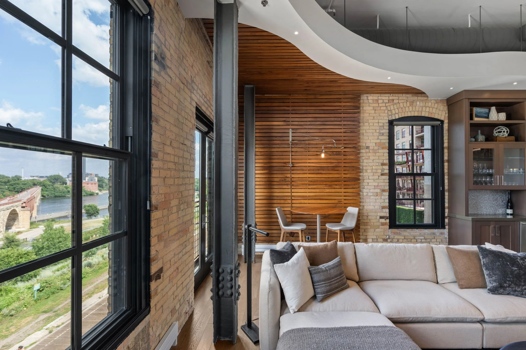 20-web-or-mls-117-portland-ave-302.jpg