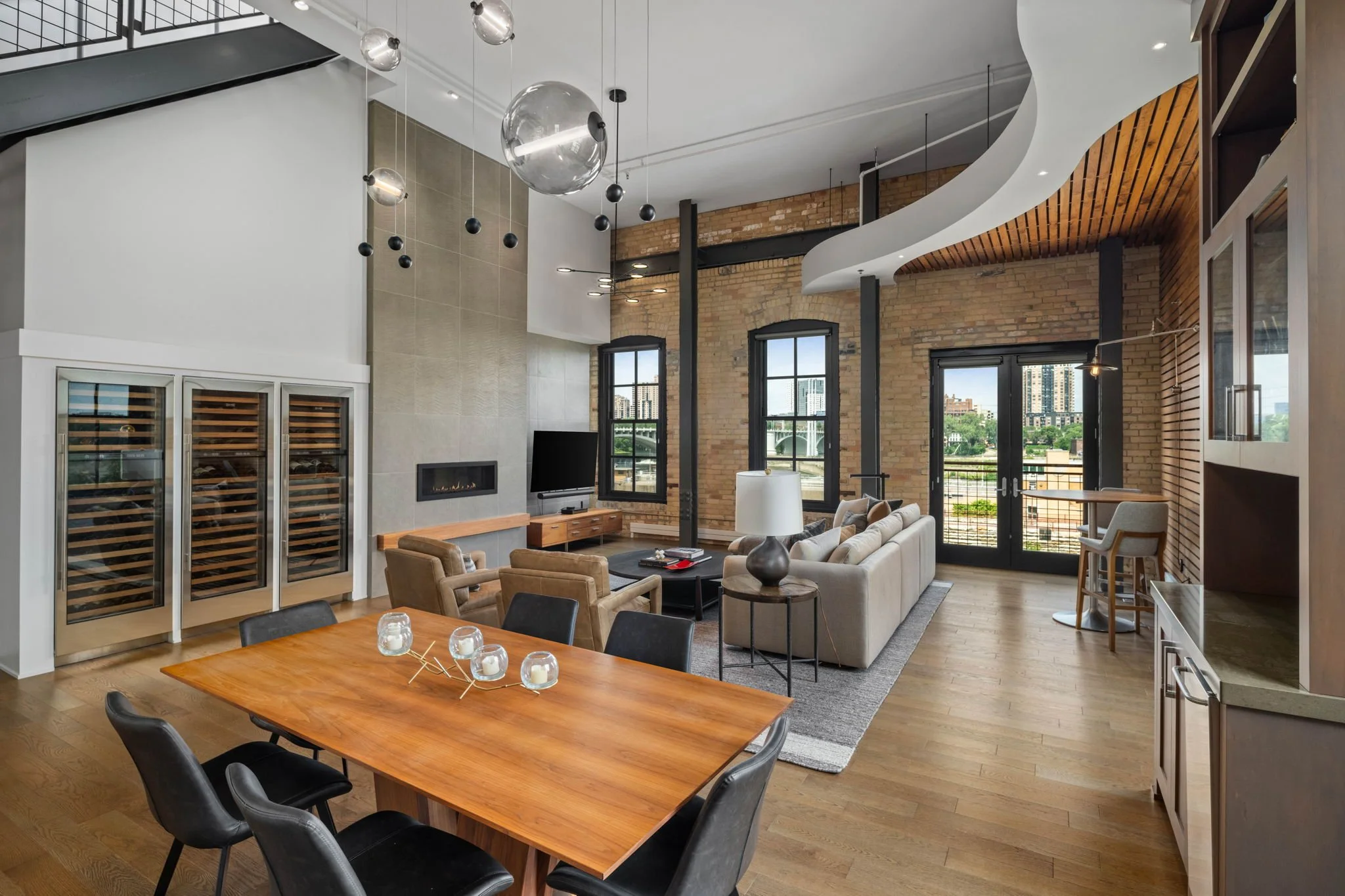 21-web-or-mls-117-portland-ave-302.jpg