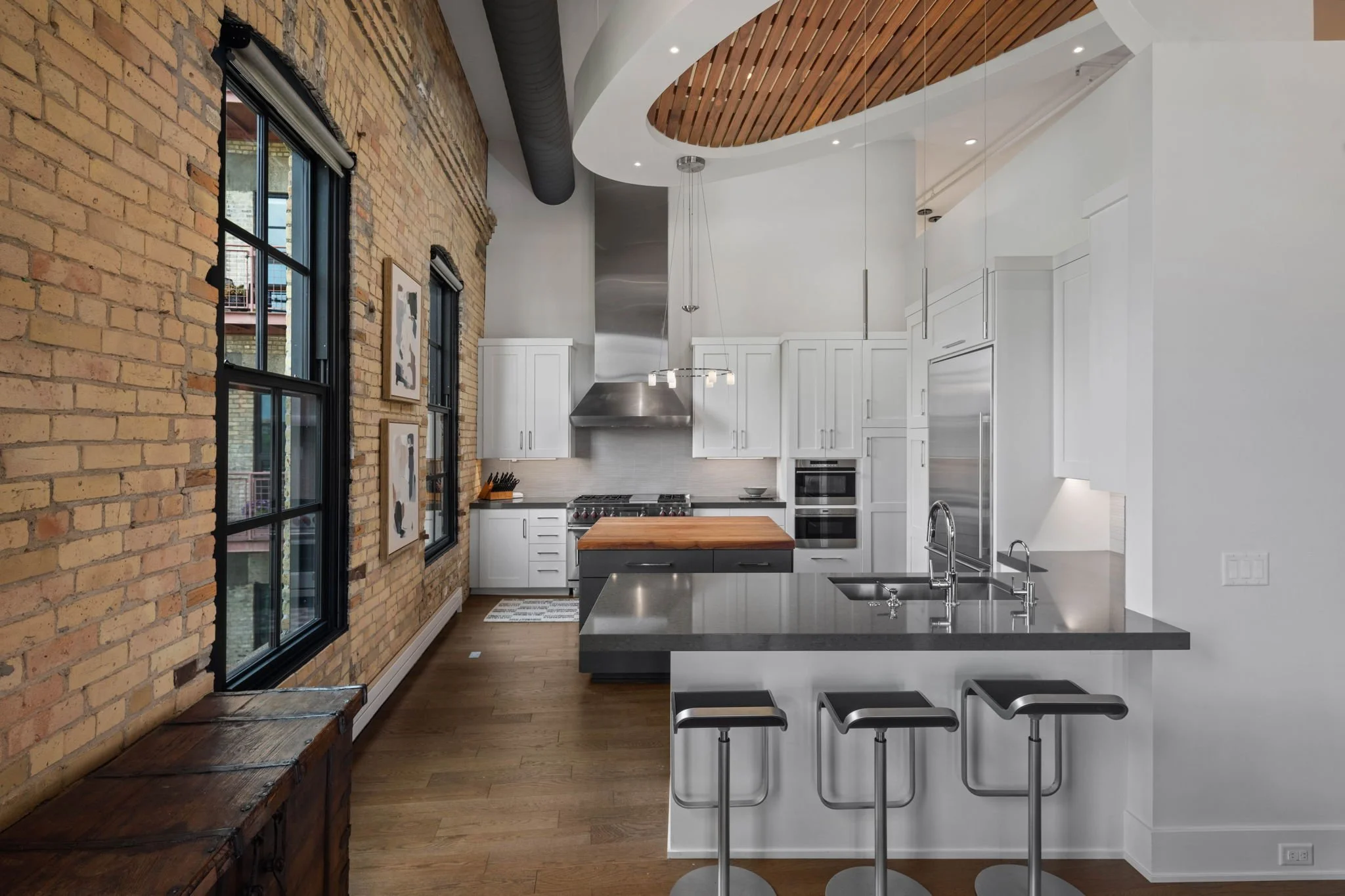 24-web-or-mls-117-portland-ave-302.jpg