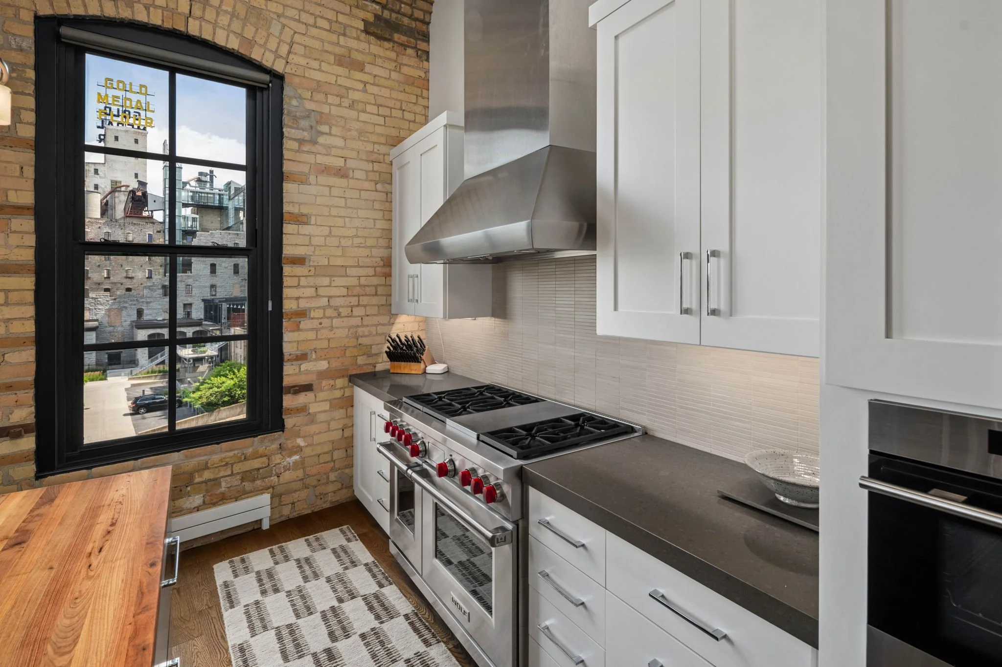 26-web-or-mls-117-portland-ave-302.jpg