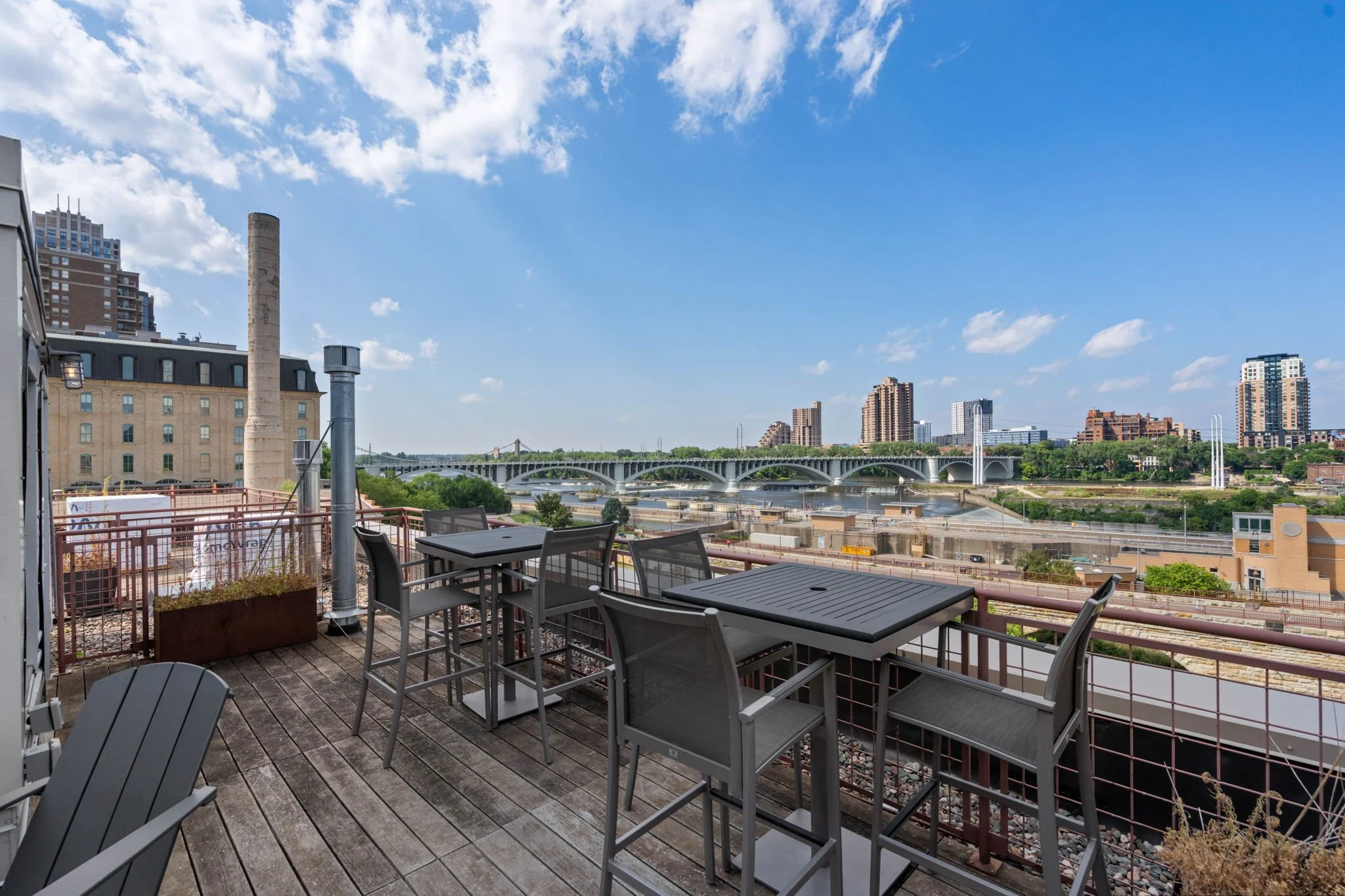 47-web-or-mls-117-portland-ave-302.jpg