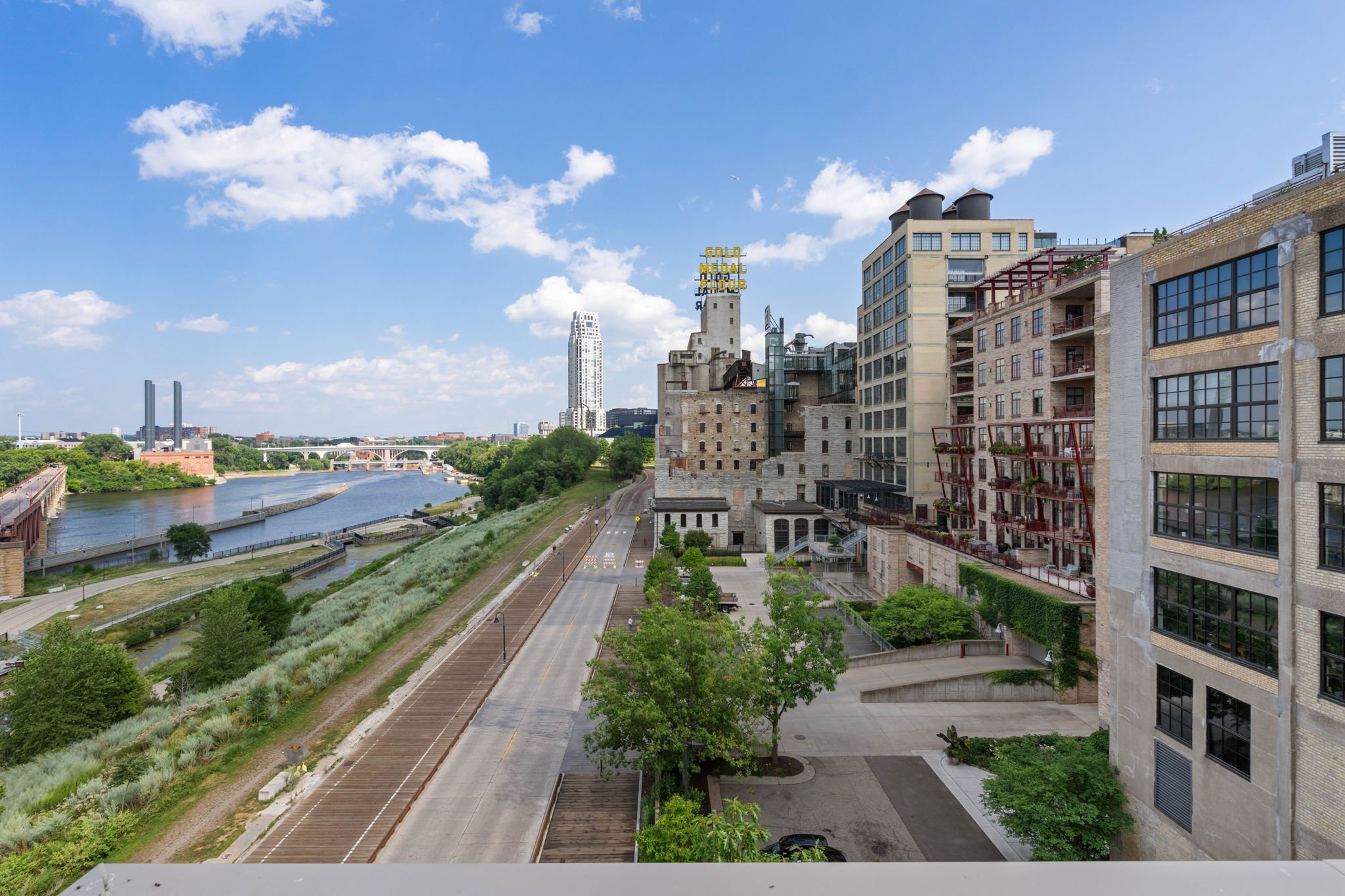 49-web-or-mls-117-portland-ave-302.jpg