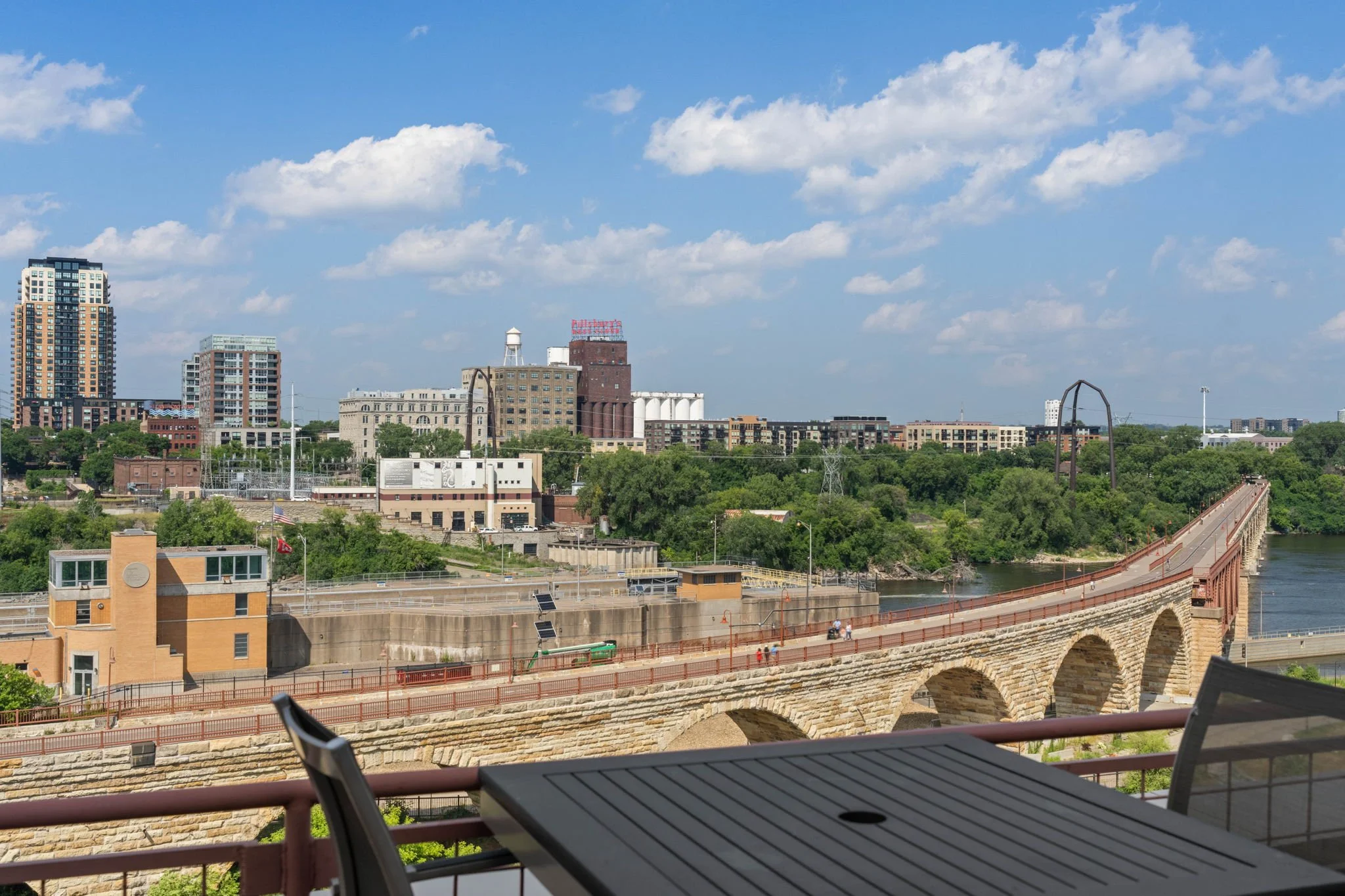 56-web-or-mls-117-portland-ave-302.jpg