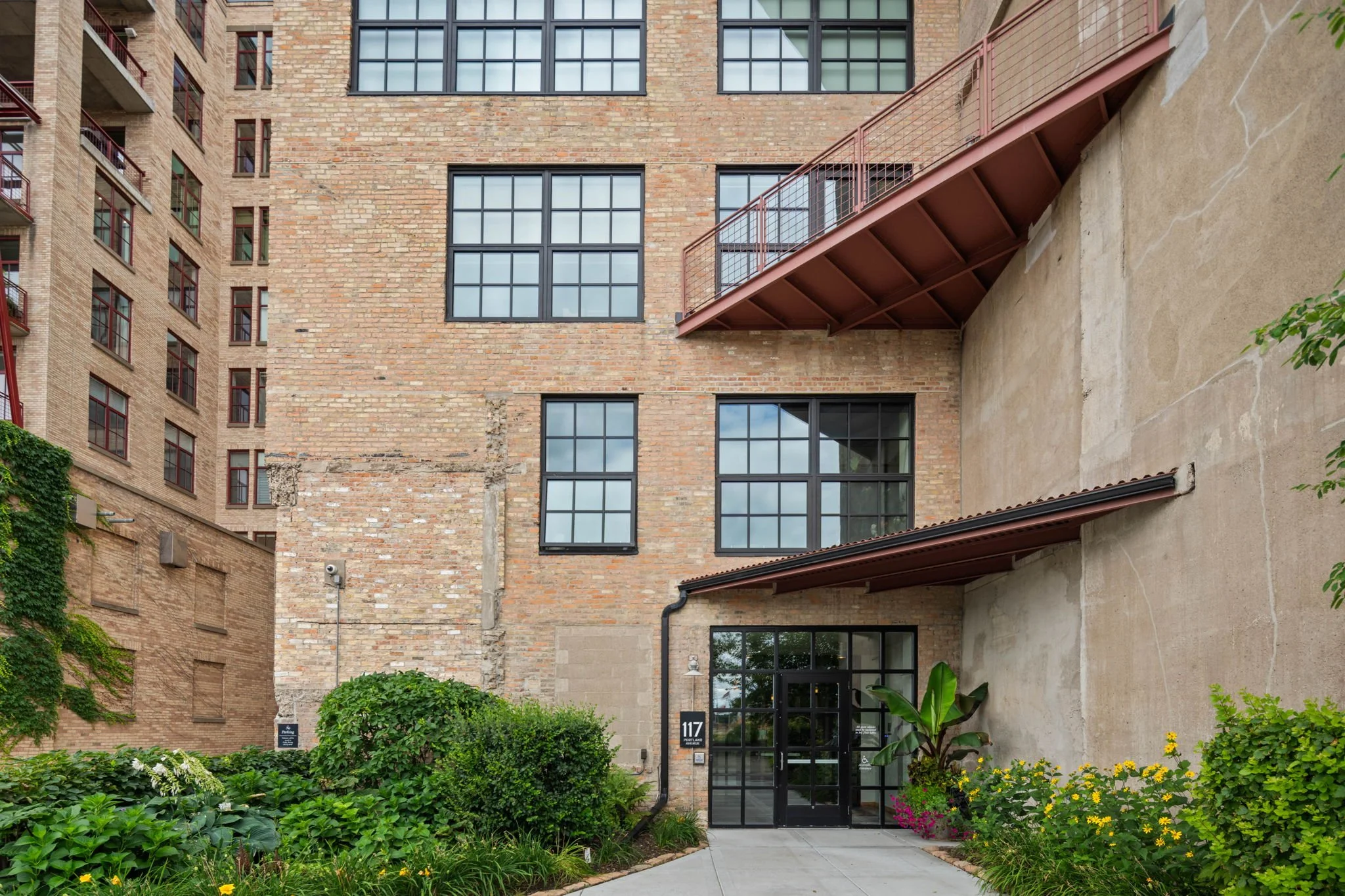 97-web-or-mls-117-portland-ave-302.jpg