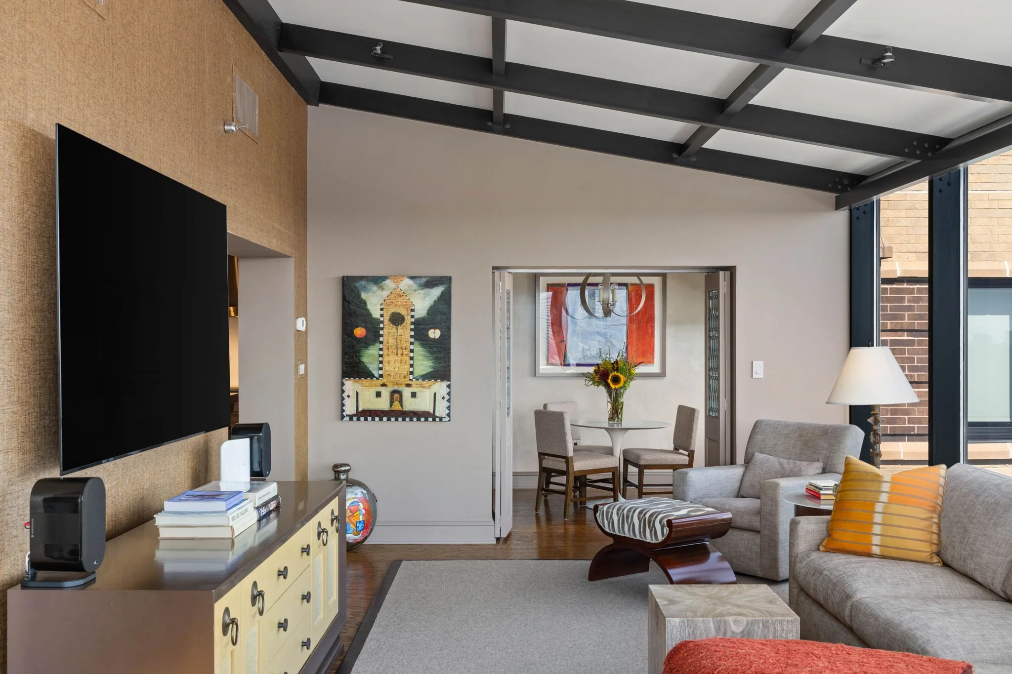 5-web-or-mls-110-bank-st-se-l2801.jpg