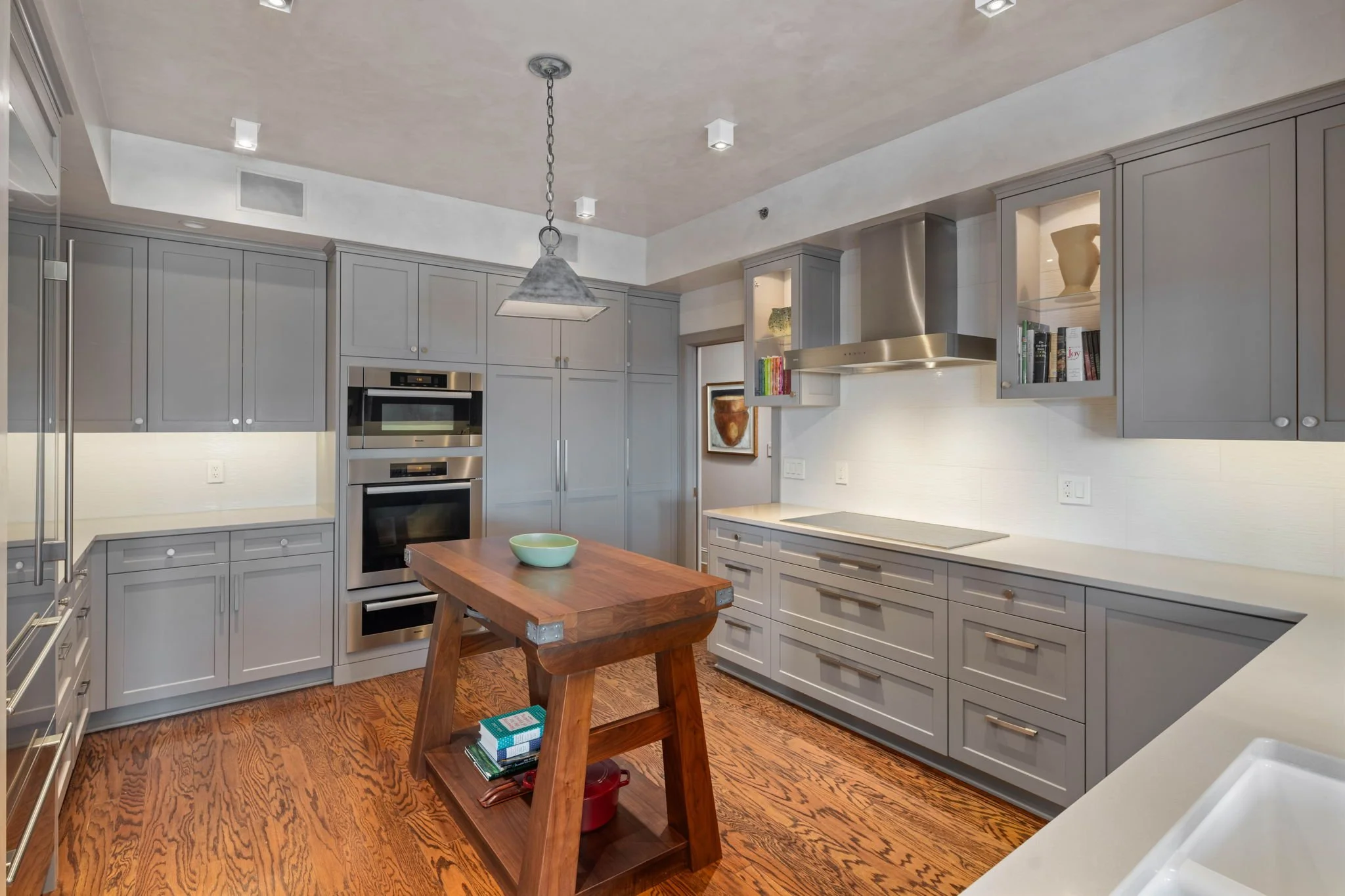 10-web-or-mls-110-bank-st-se-l2801.jpg