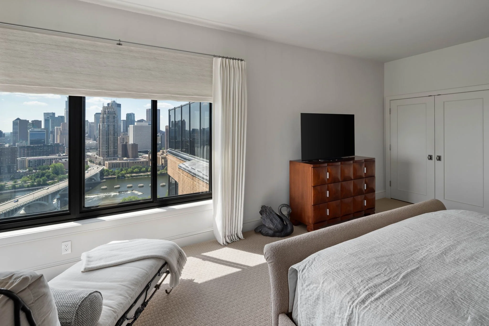 18-web-or-mls-110-bank-st-se-l2801.jpg